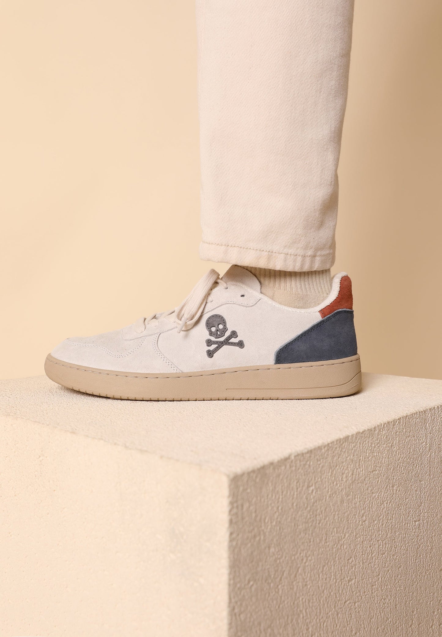 TENIS ANTE CALAVERA CONTRASTE