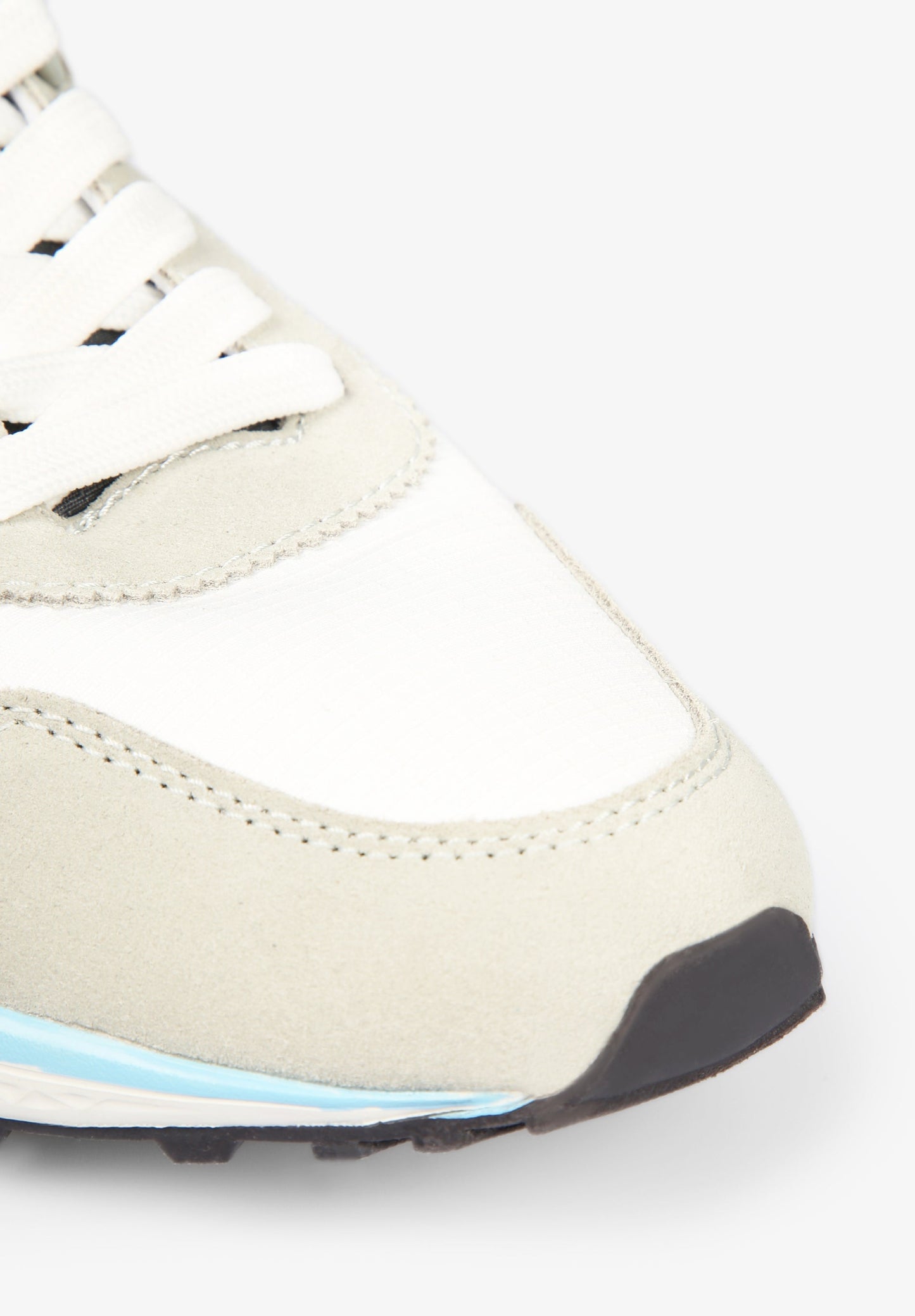 TENIS CALAVERA LATERAL