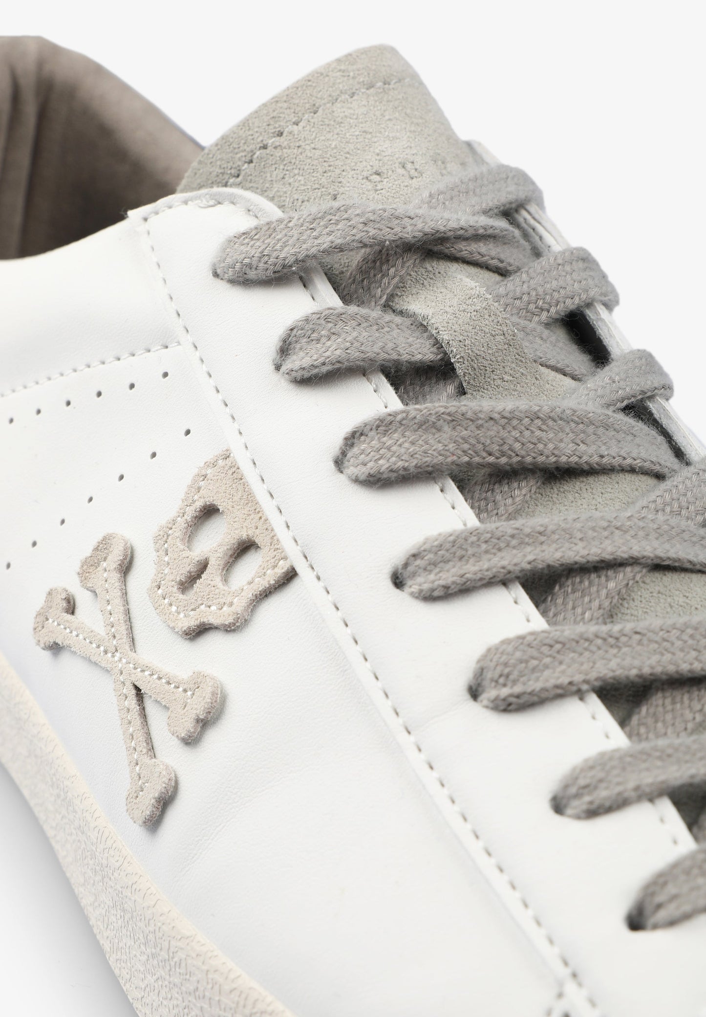 TENIS BAJAS CALAVERA LATERAL
