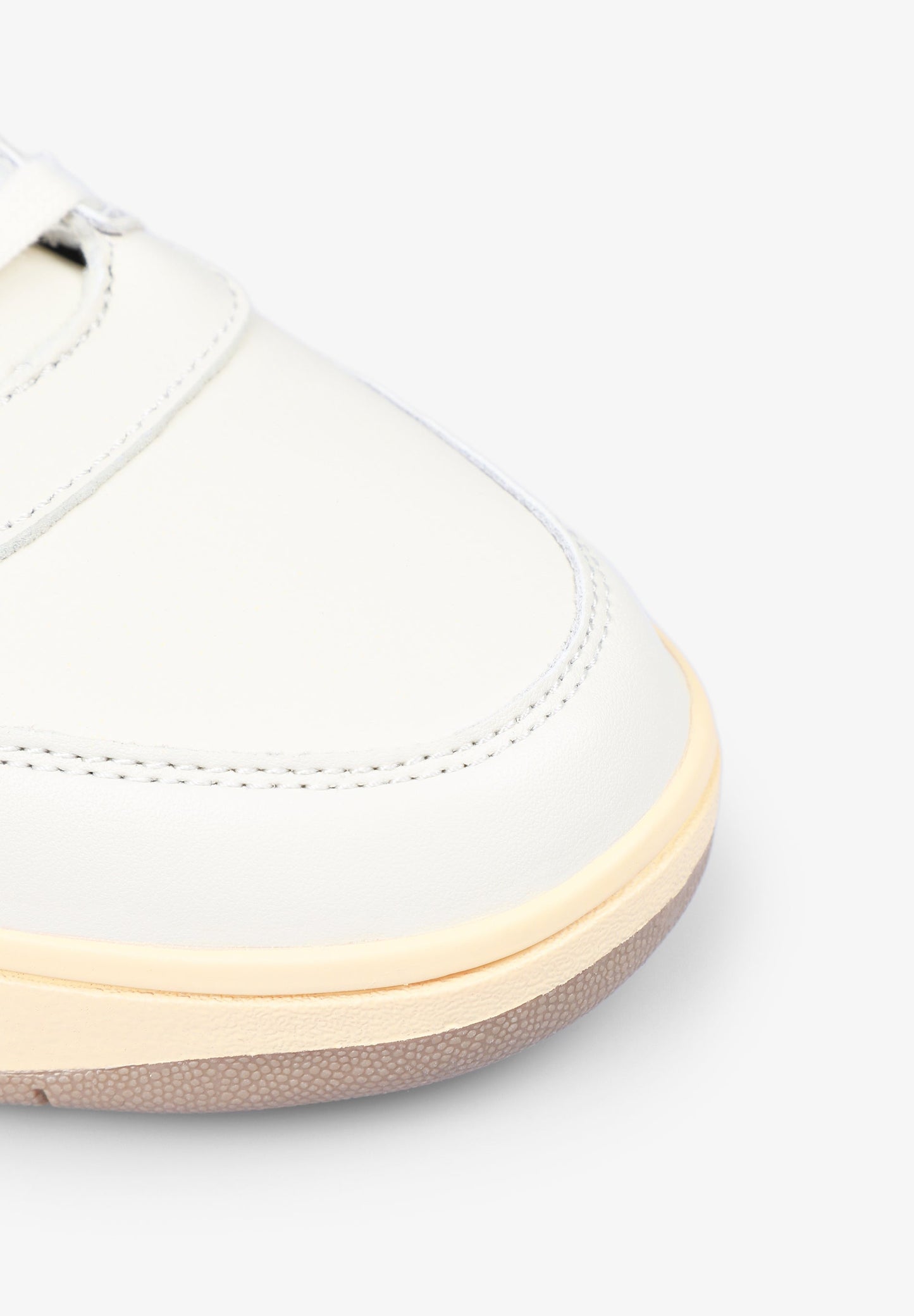 TENIS DETALLE TALÓN