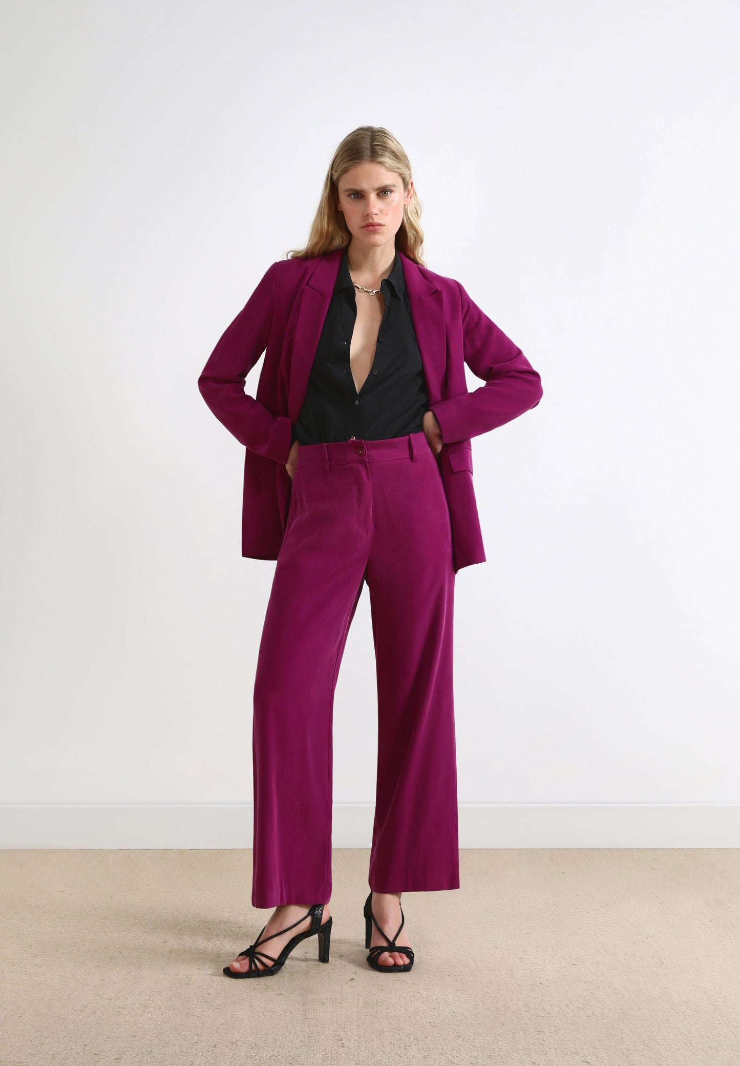 PANTALÓN FLUIDO LISO