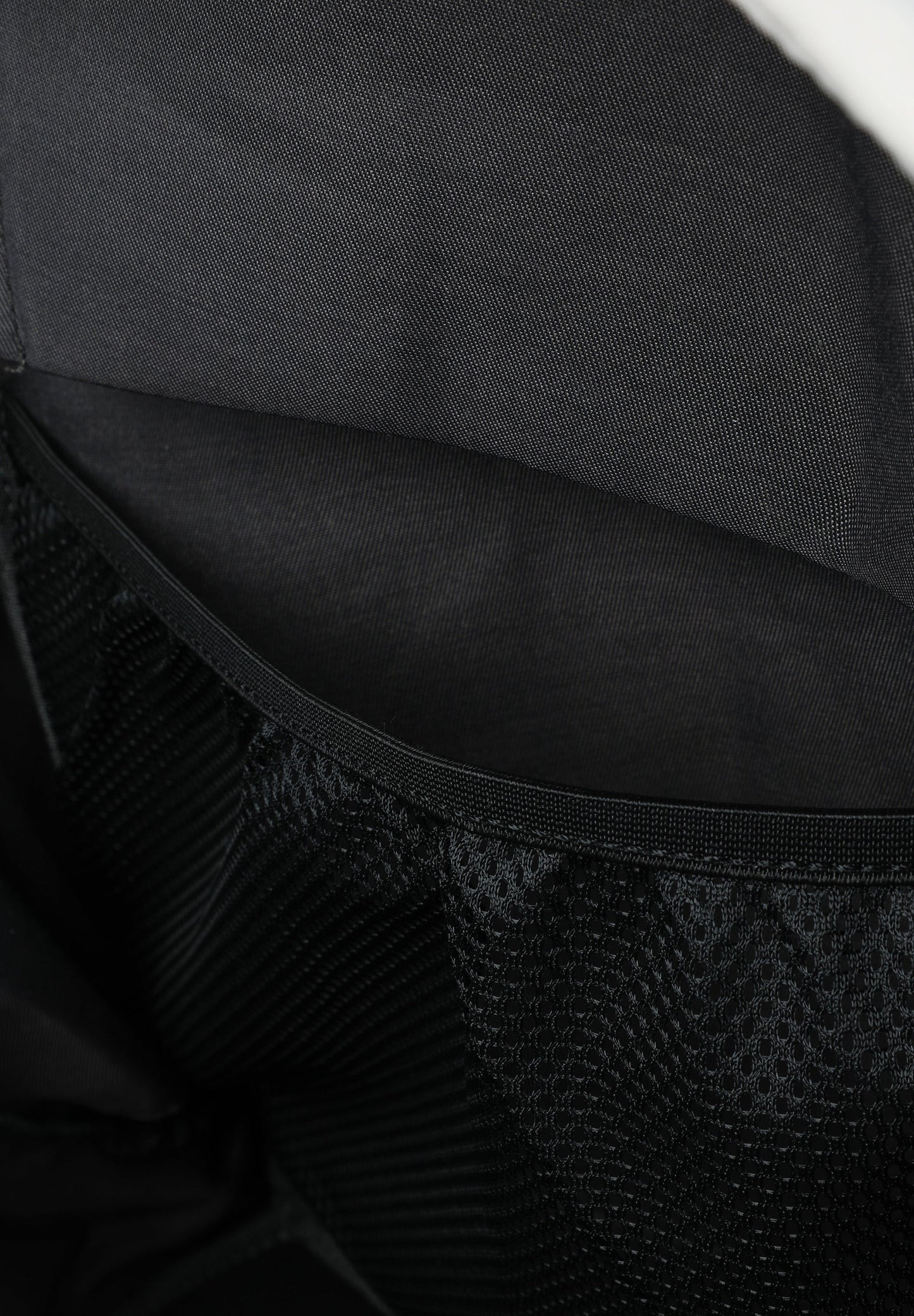 MOCHILA BOLSILLO FRONTAL CREMALLERA