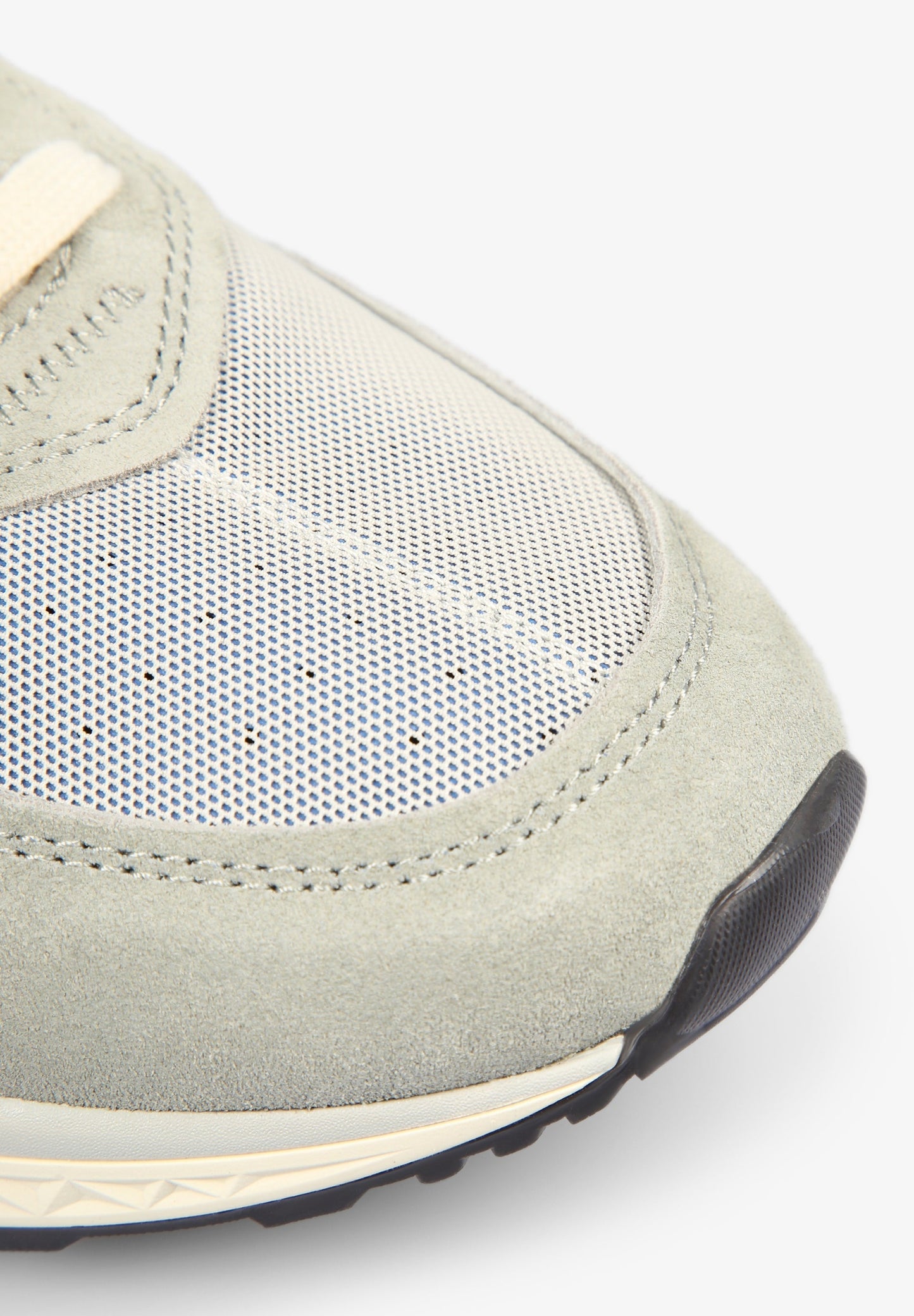 TENIS CALAVERA DETALLES FLÚOR