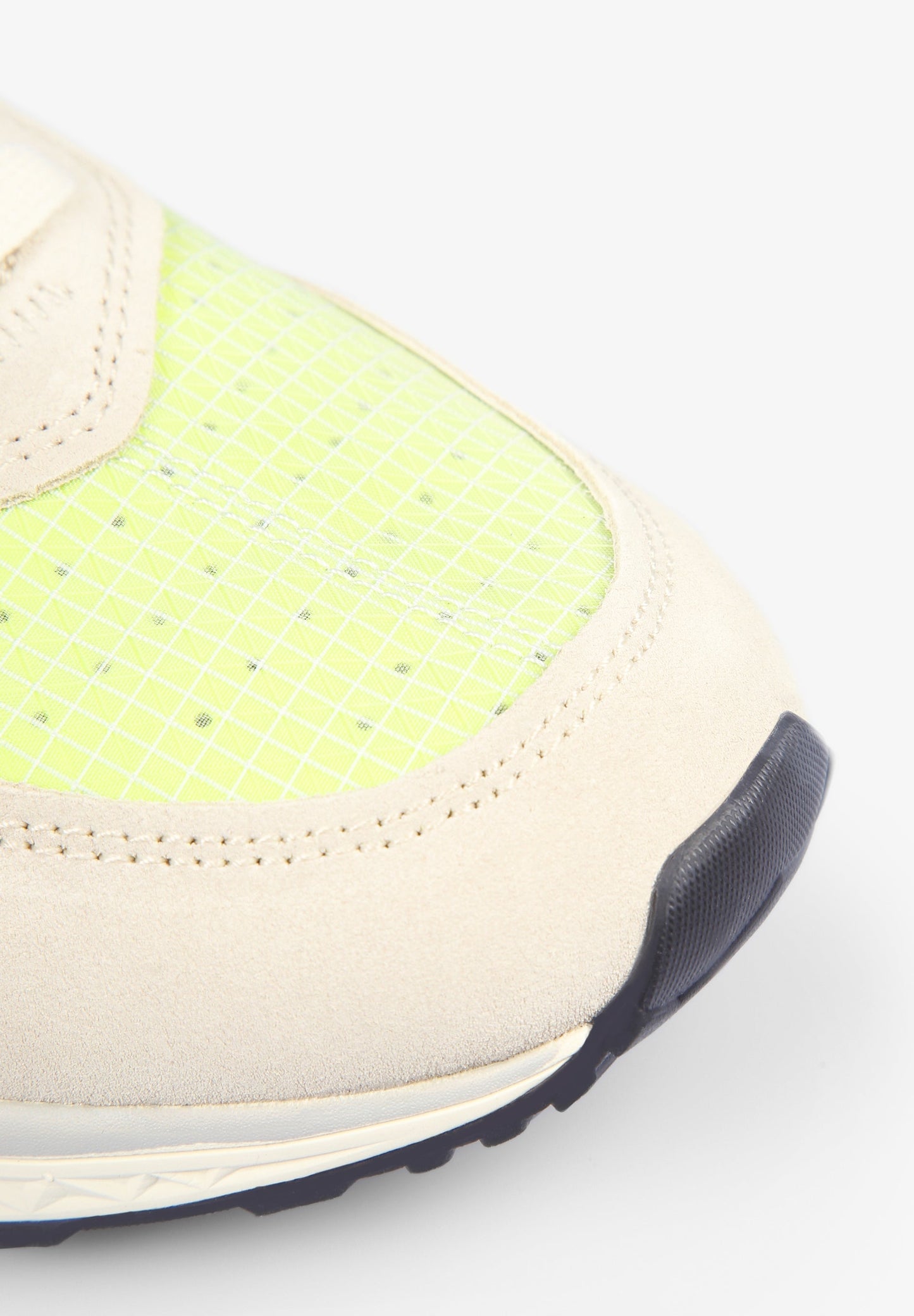 TENIS CALAVERA DETALLES FLÚOR