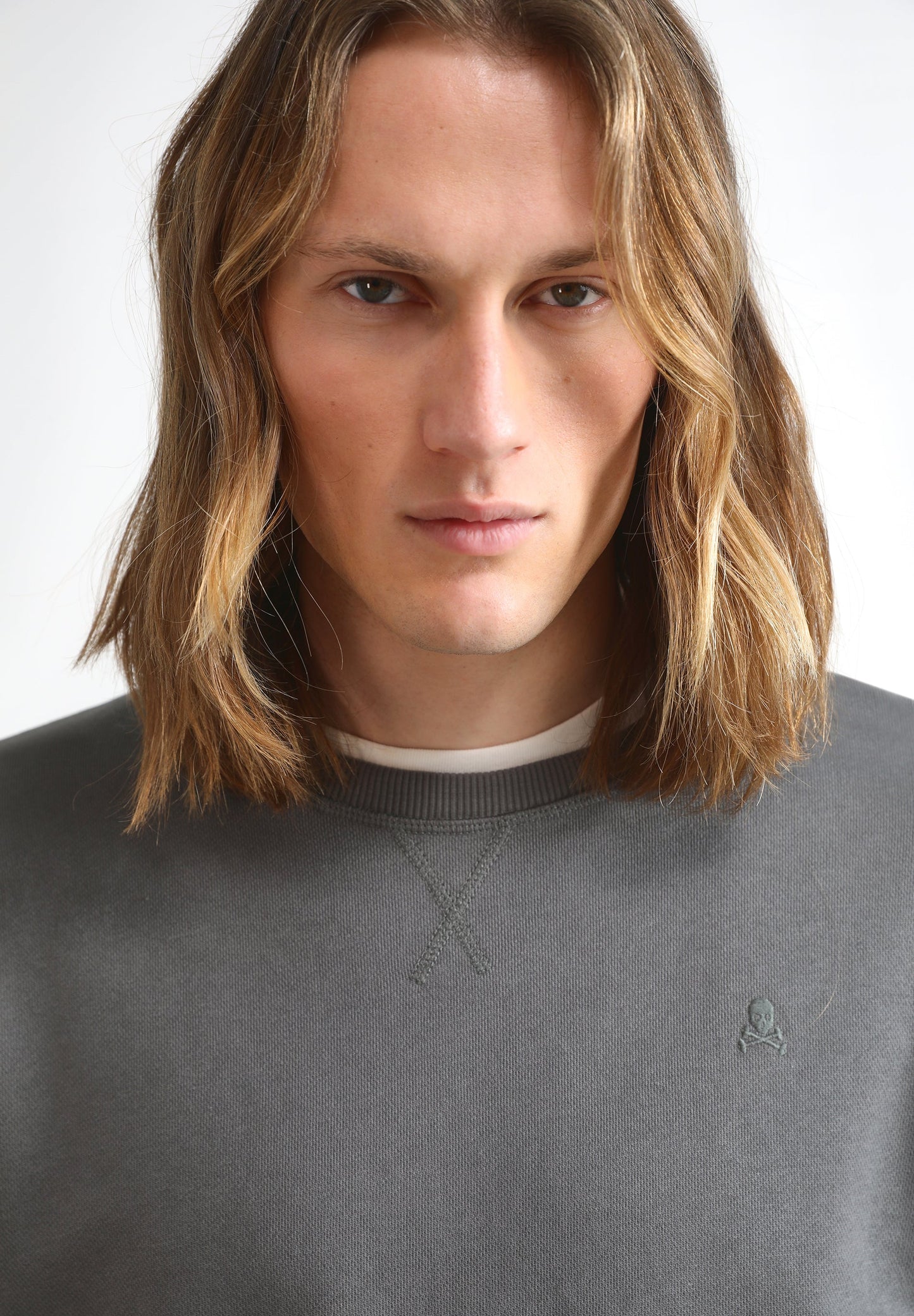 BUZO BÁSICA CALAVERA