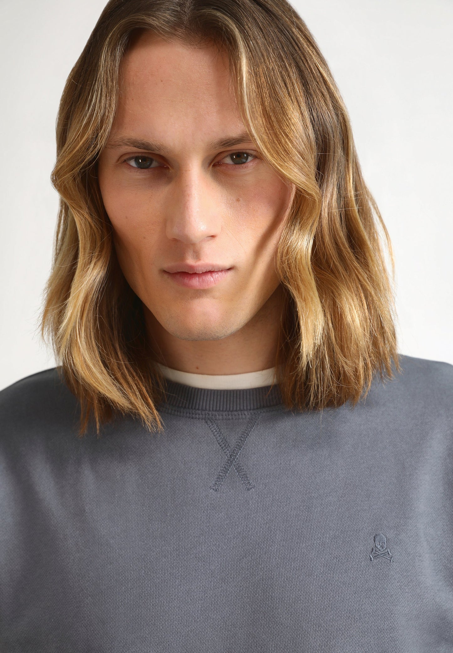 BUZO BÁSICA CALAVERA