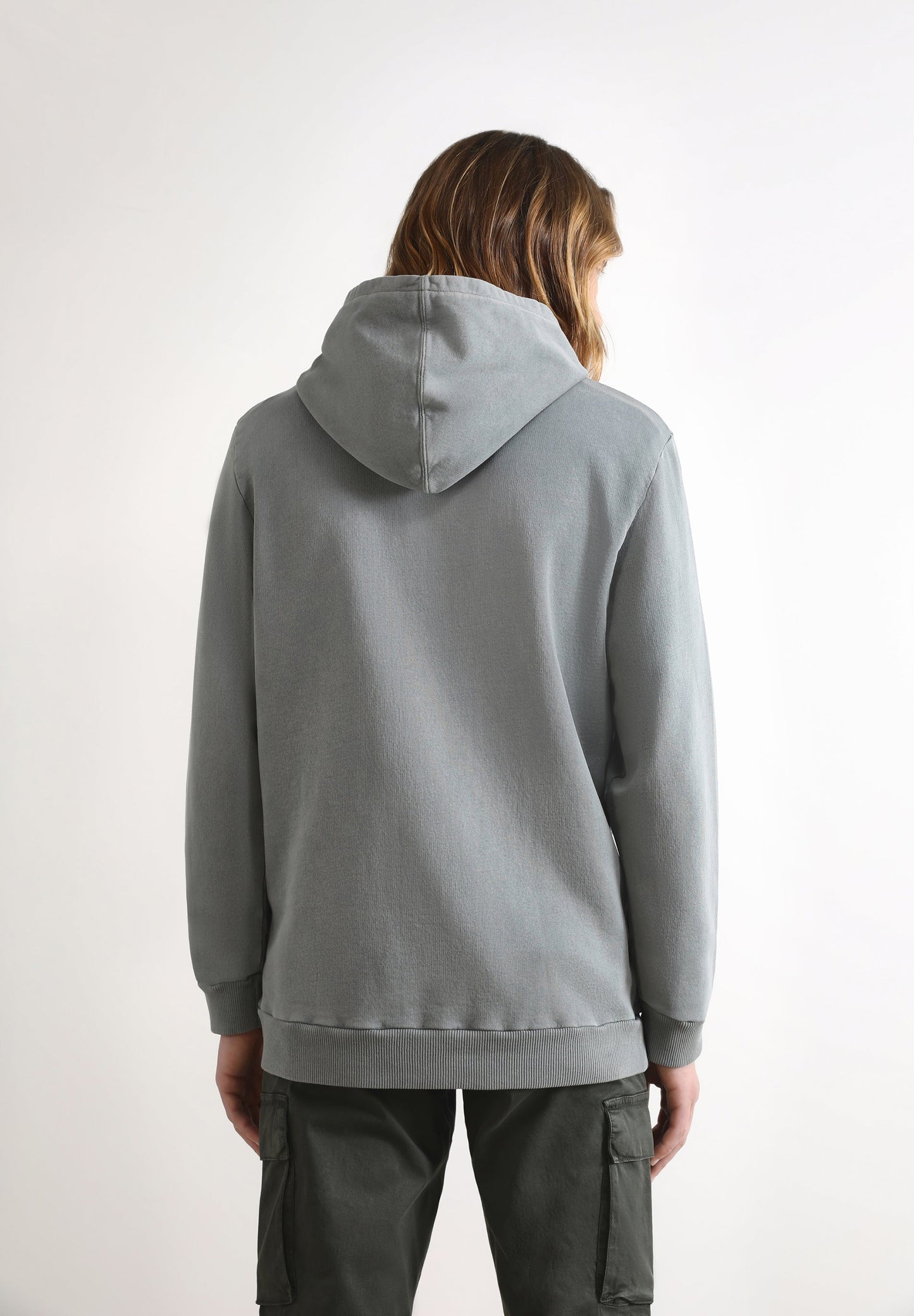 BUZO CORTE CUELLO SNAPS