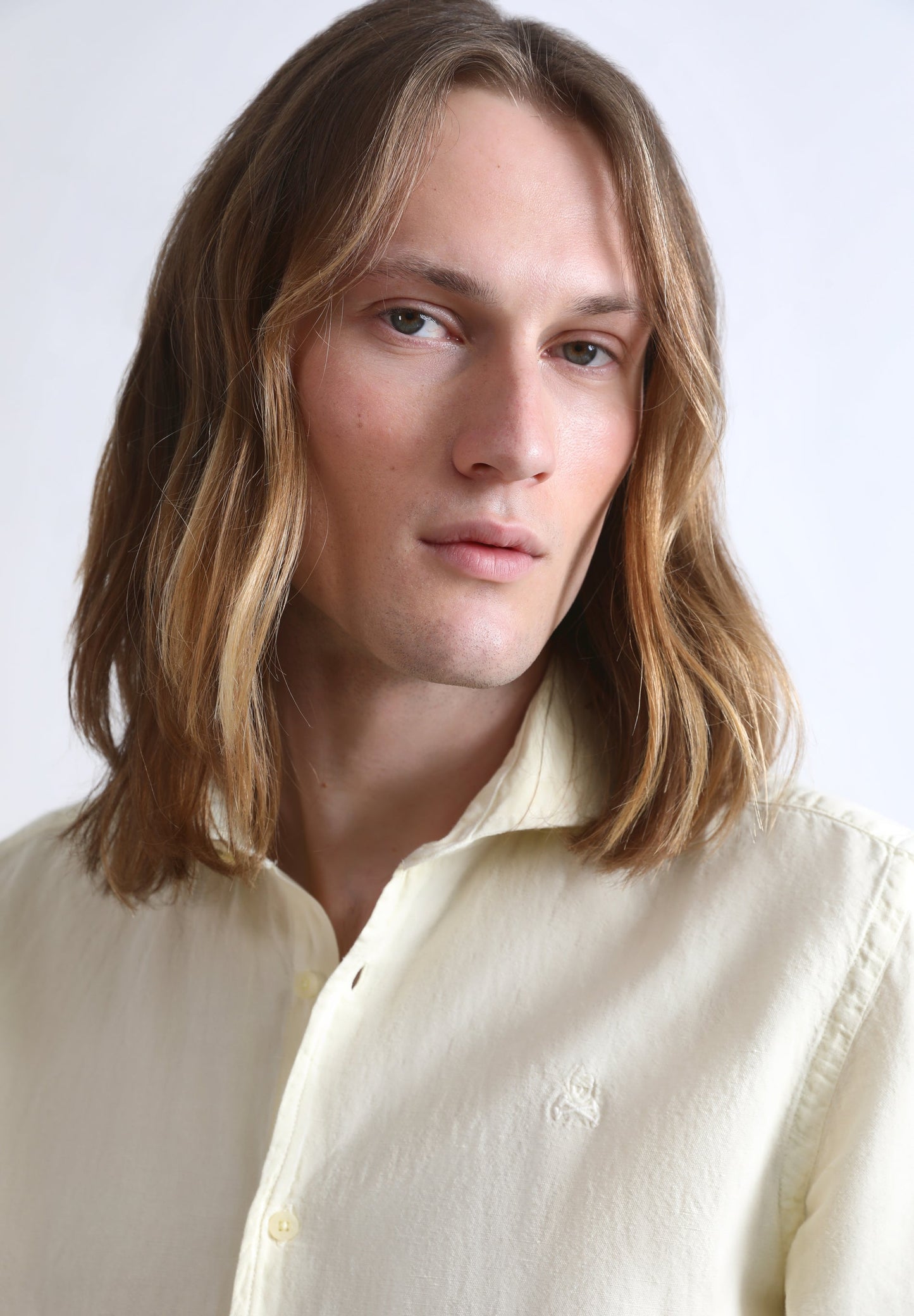 CAMISA LINO CALAVERA