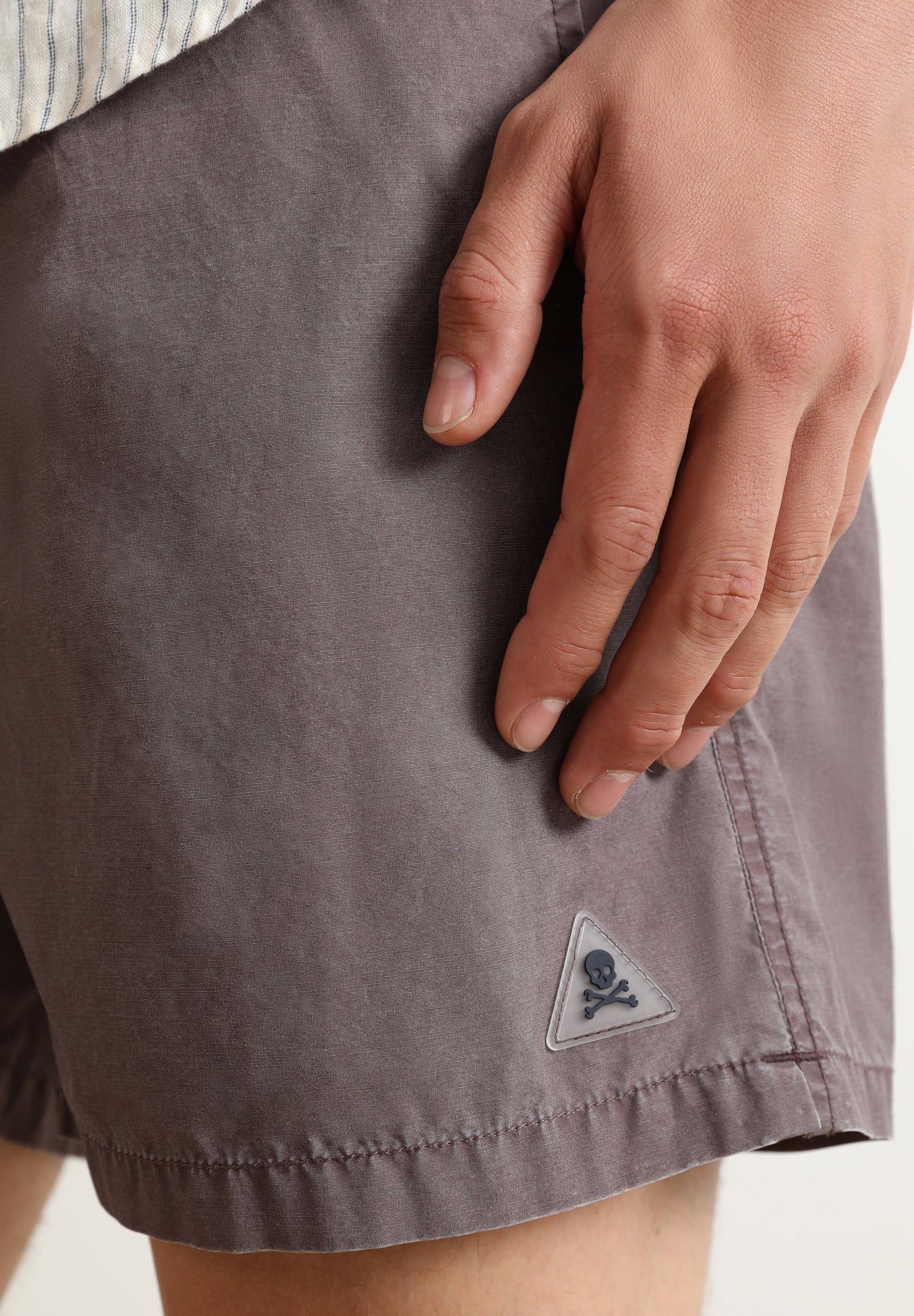 PANTALONETA DE BAÑO LAVADO CALAVERA BORDADA