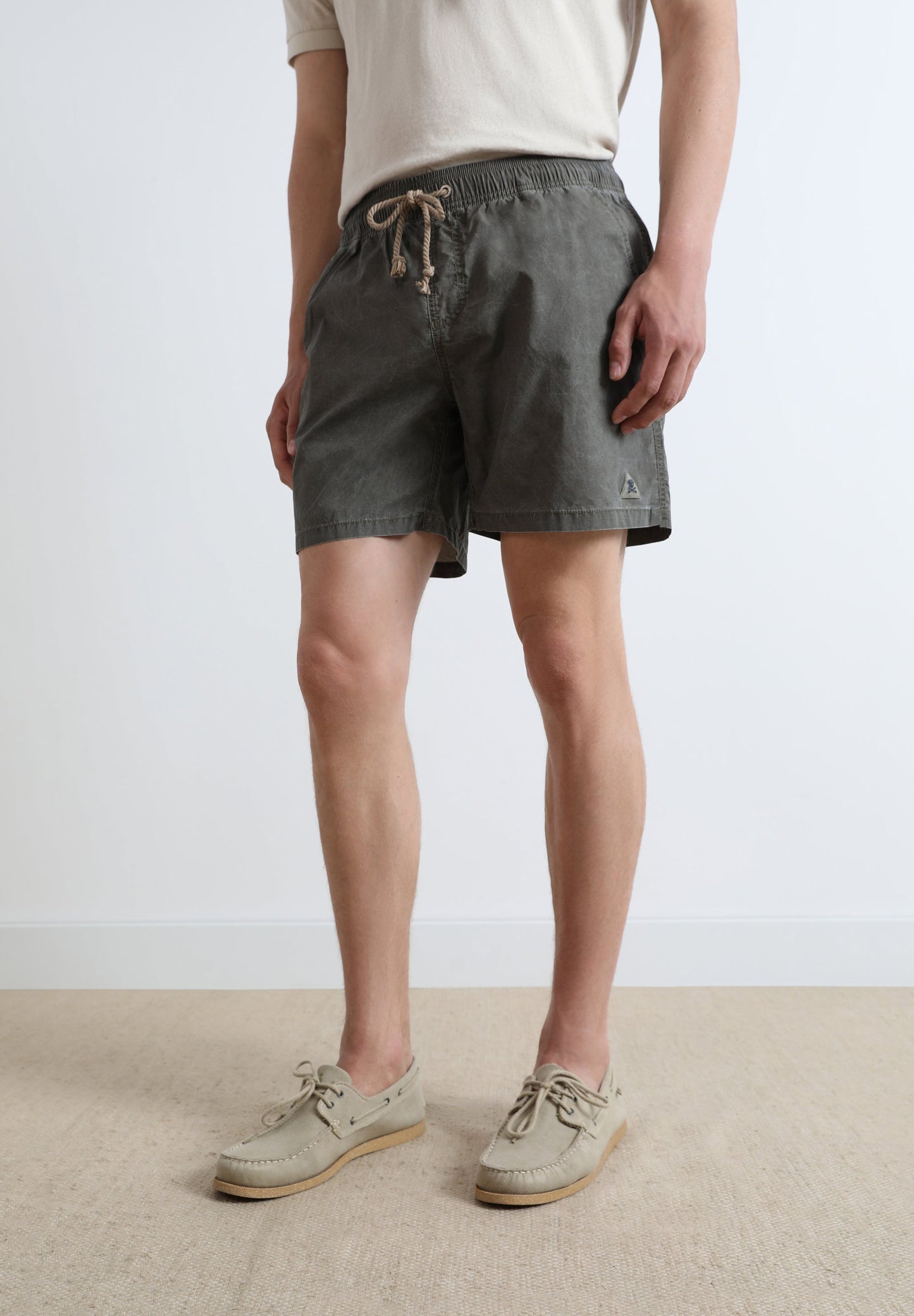 PANTALONETA DE BAÑO LAVADO CALAVERA BORDADA