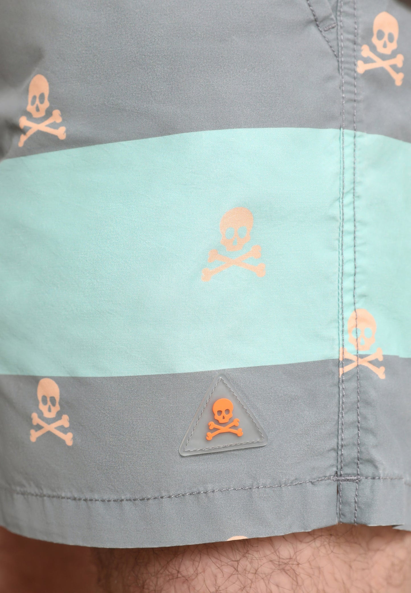 PANTALONETA DE BAÑO RAYAS CALAVERAS