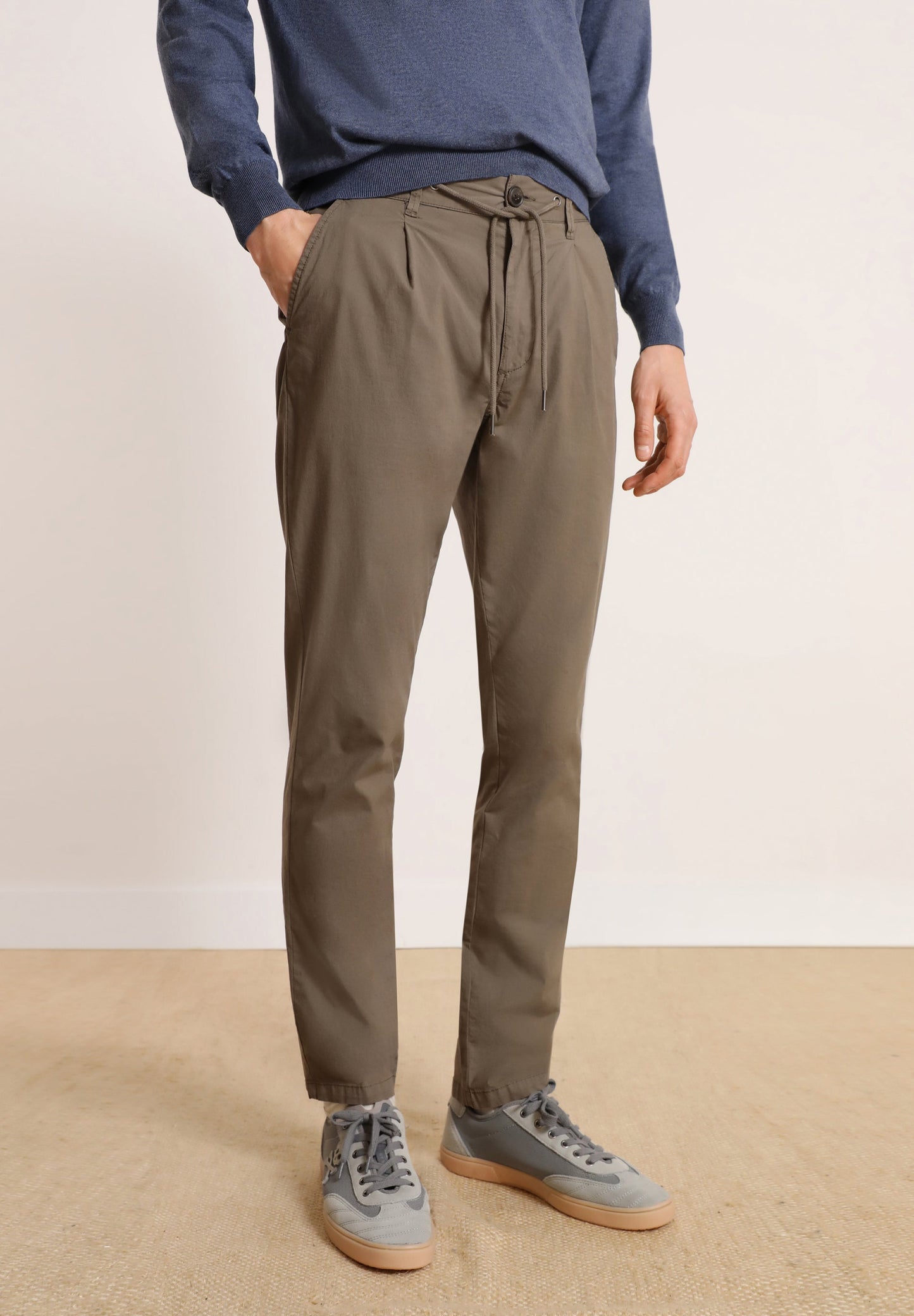 PANTALÓN PINZAS CORDÓN