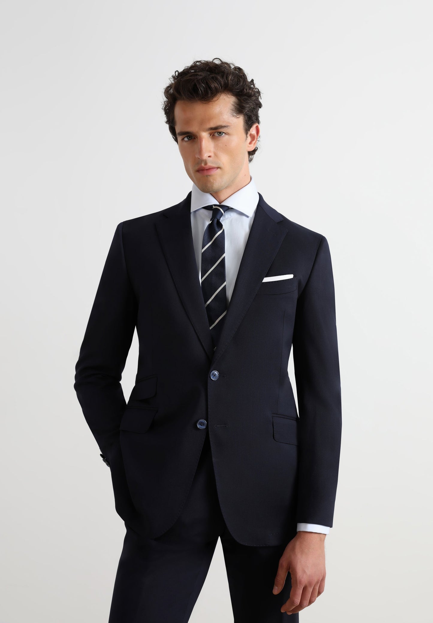 TRAJE CLÁSICO AZUL MARINO
