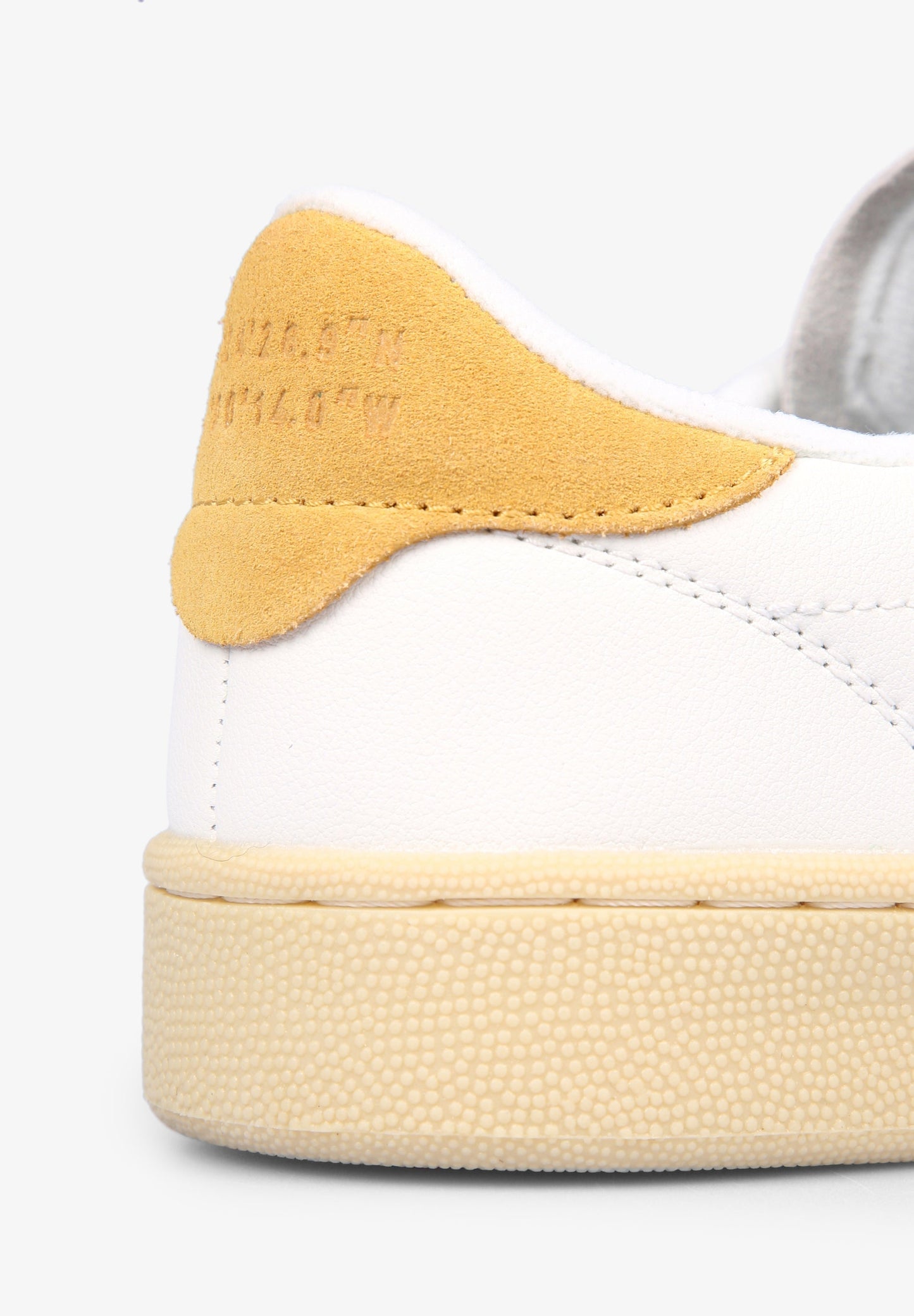 TENIS DETALLE TALÓN