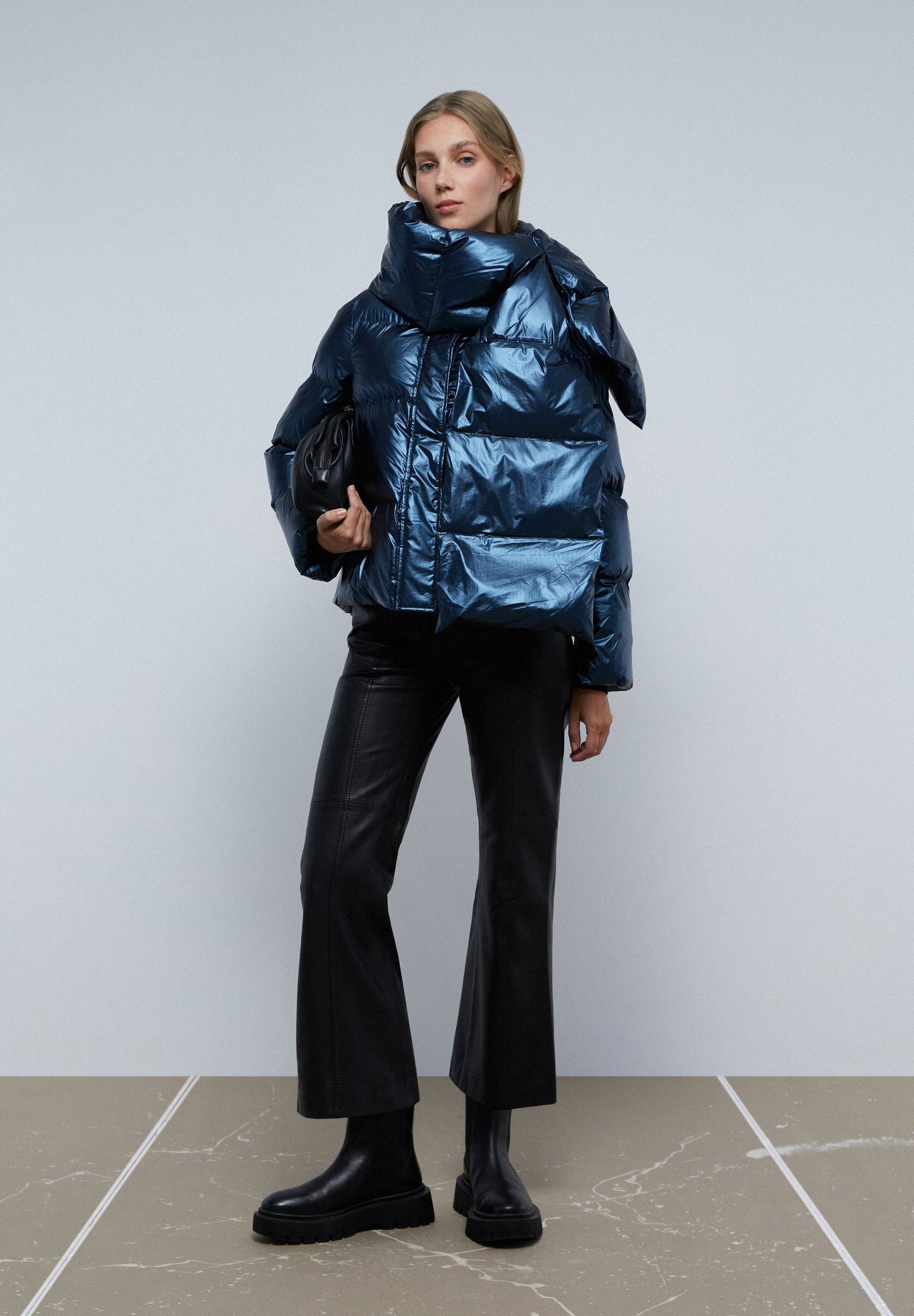 ABRIGO ACOLCHADO BUFANDA DESMONTABLE