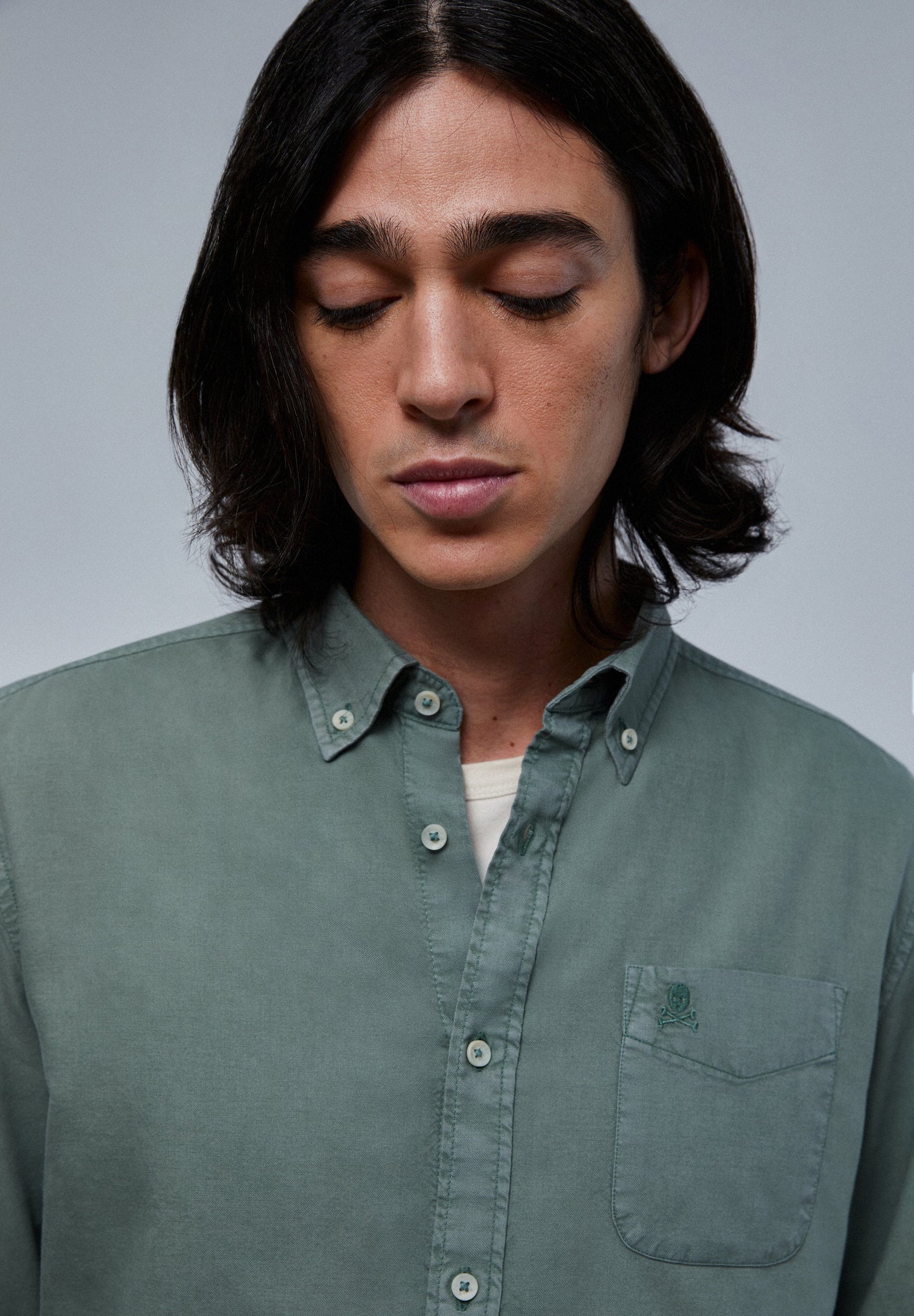 CAMISA BOLSILLO CUELLO BOTONES