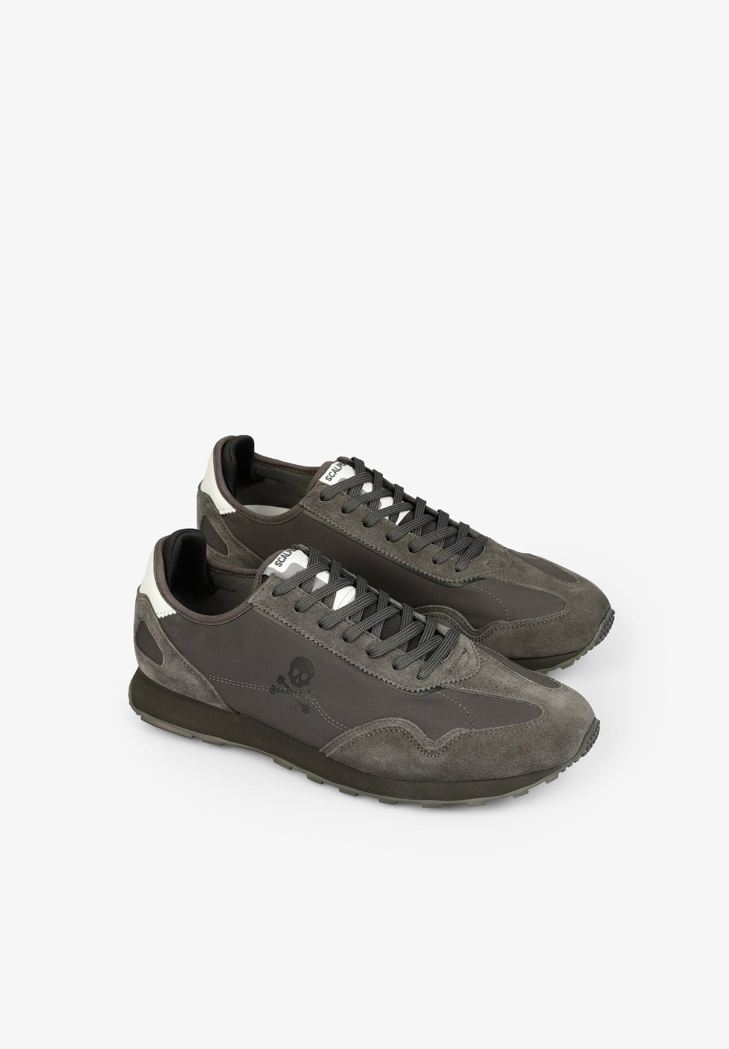 TENIS ANTE CALAVERA