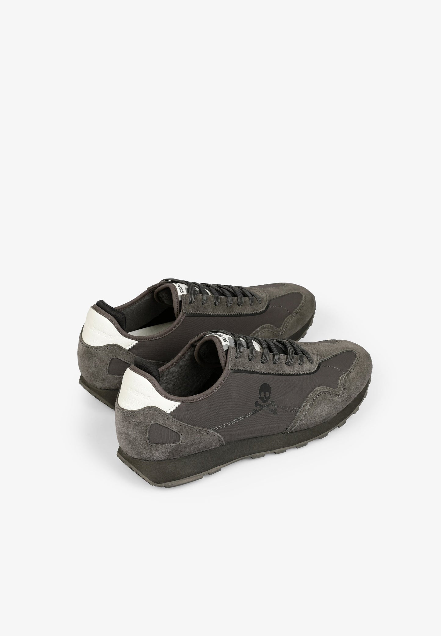 TENIS ANTE CALAVERA
