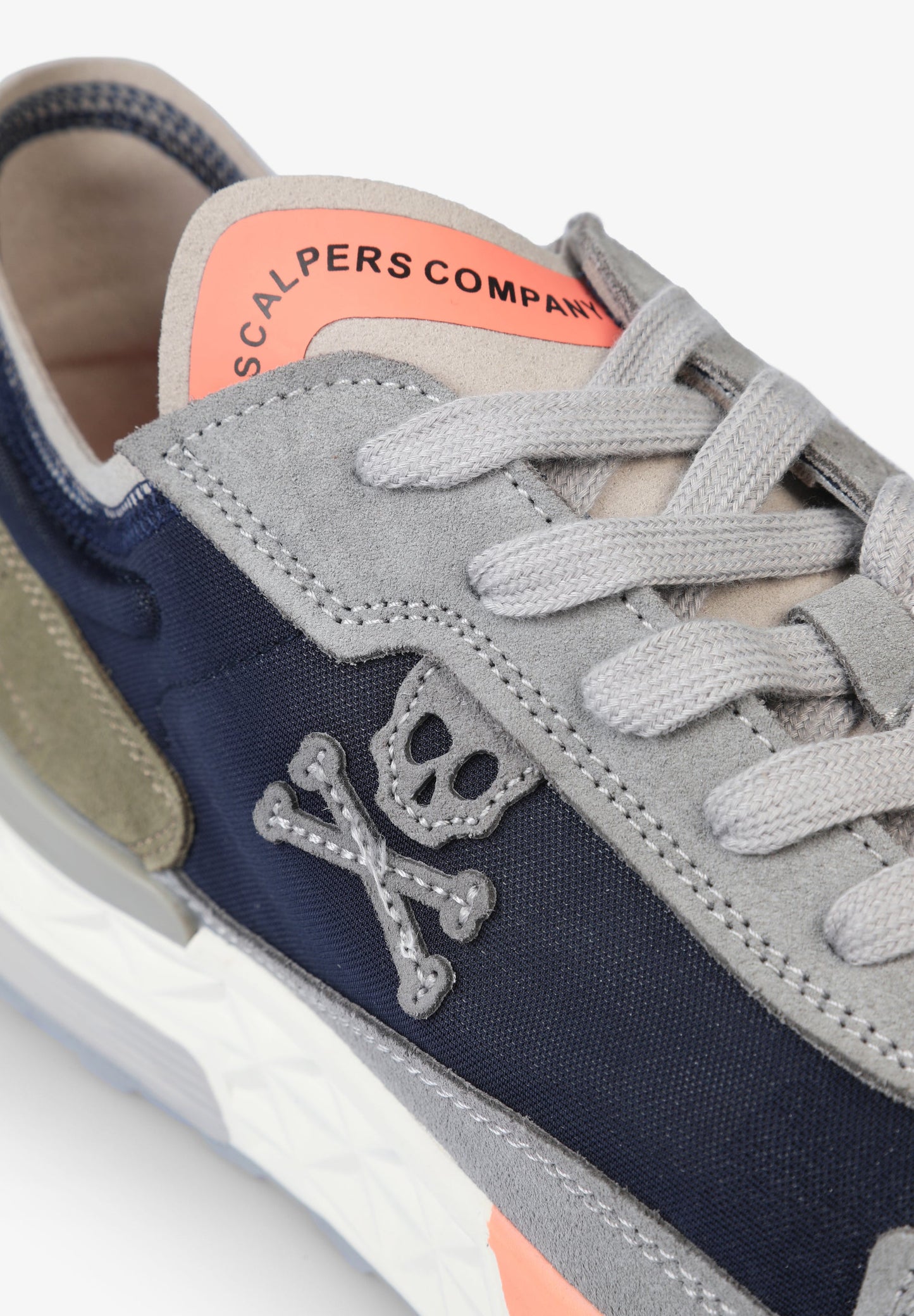 TENIS CALAVERA LATERAL