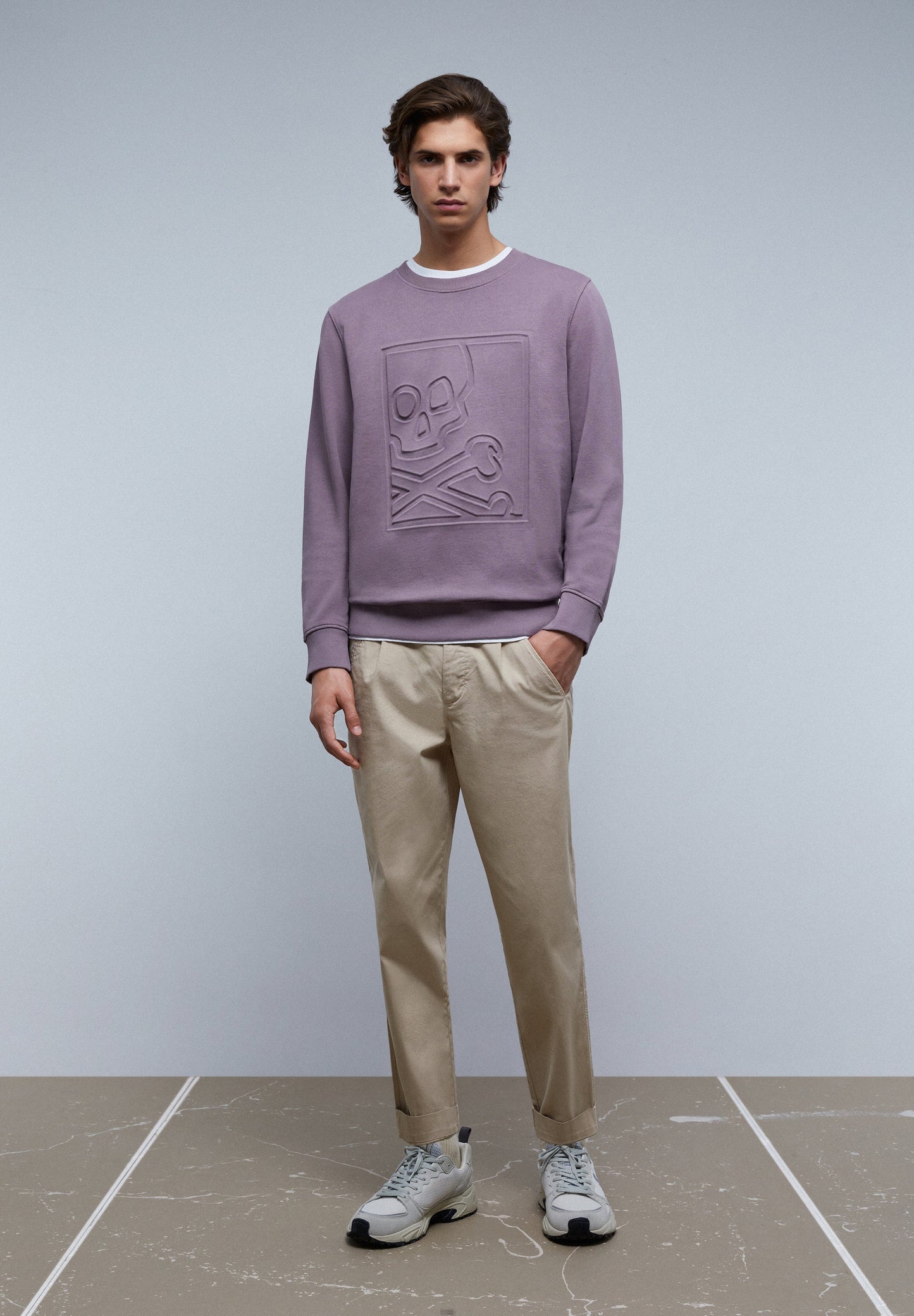 SUDADERA CALAVERA RELIEVE