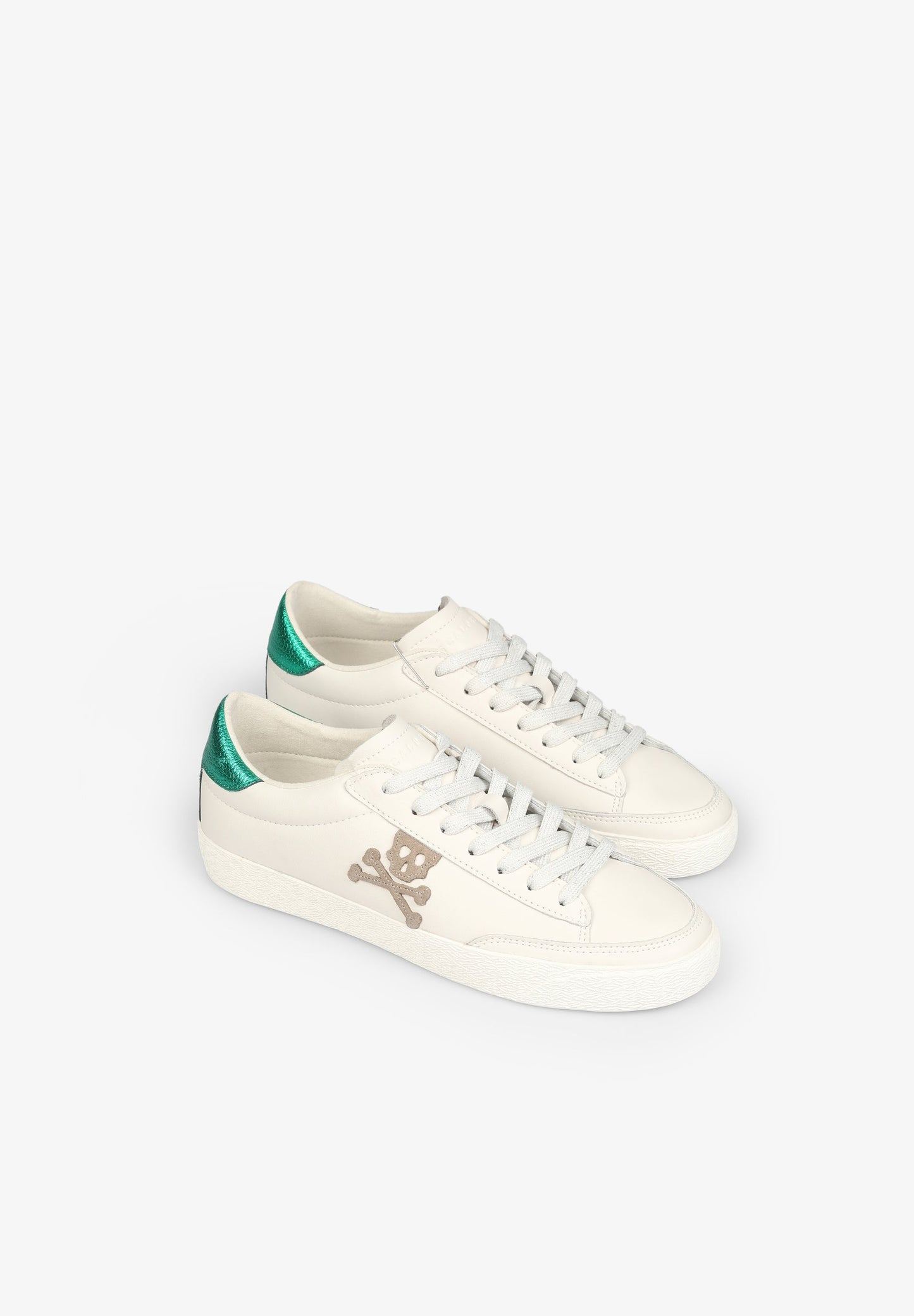 TENIS BAJAS DETALLE METALIZADO