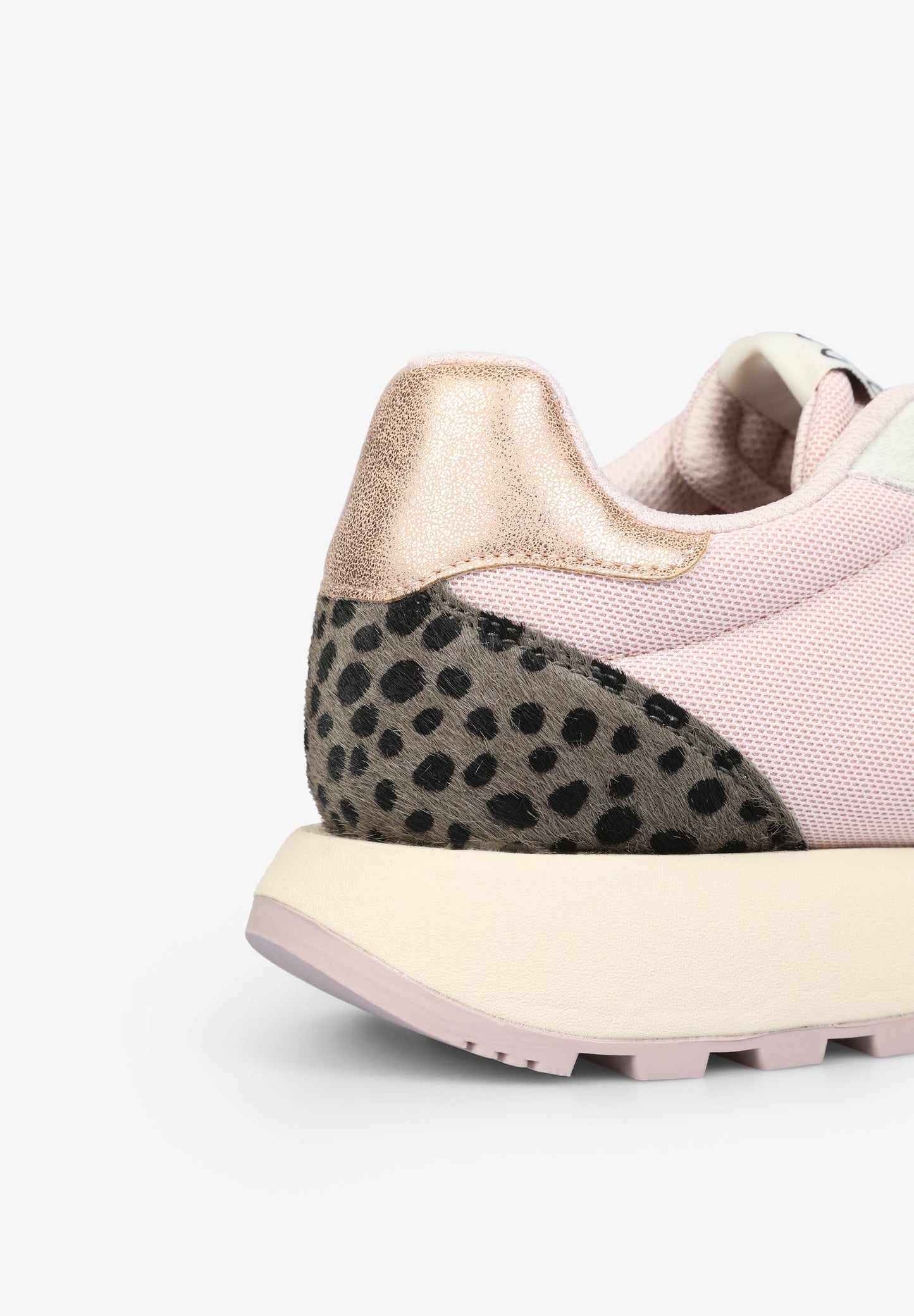 TENIS DETALLE METALIZADO