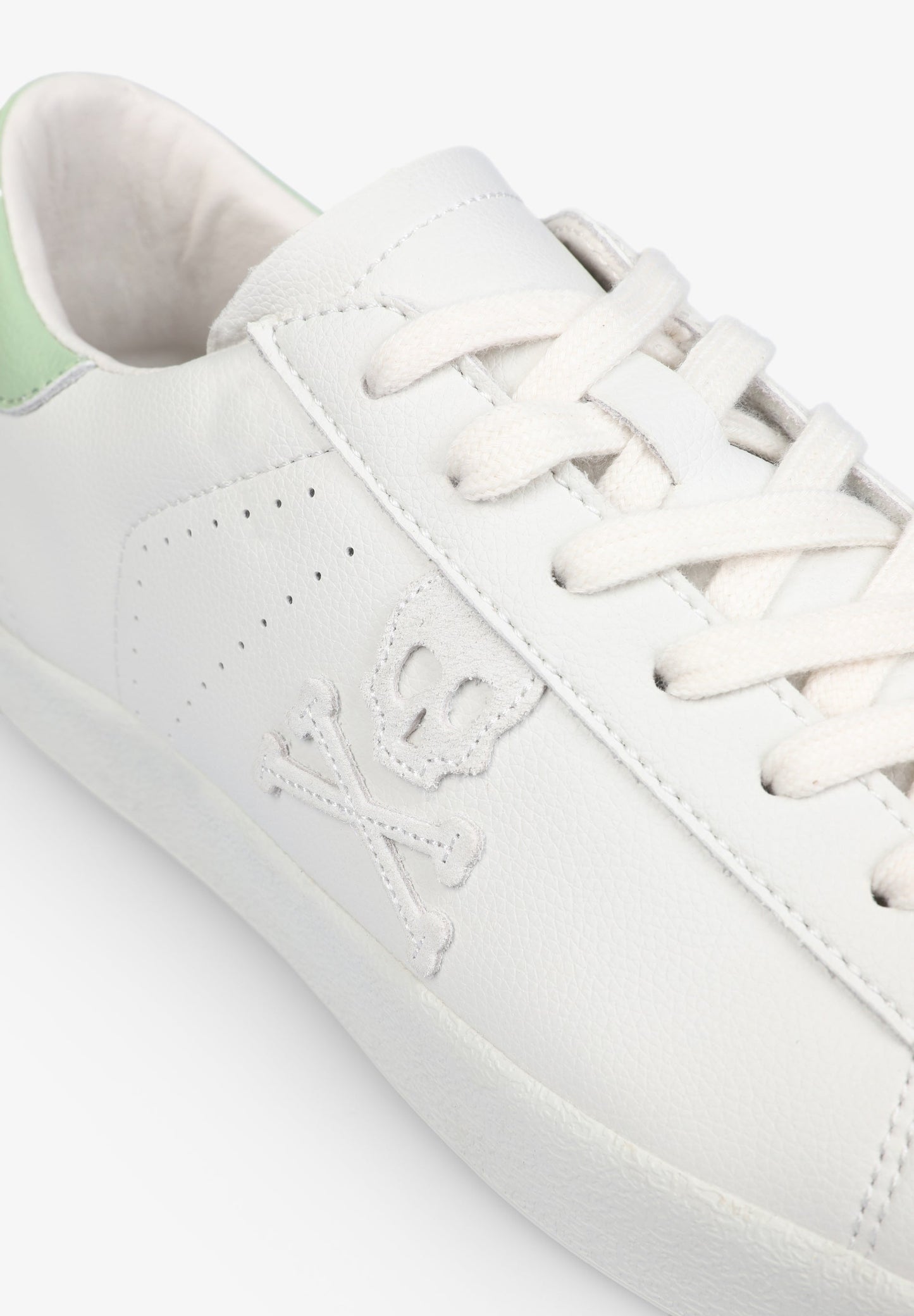 TENIS BAJAS DETALLE TALÓN