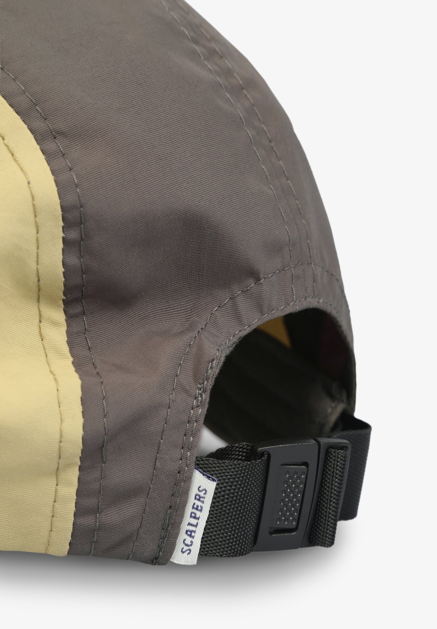 GORRA TRICOLOR PARCHE FRONTAL