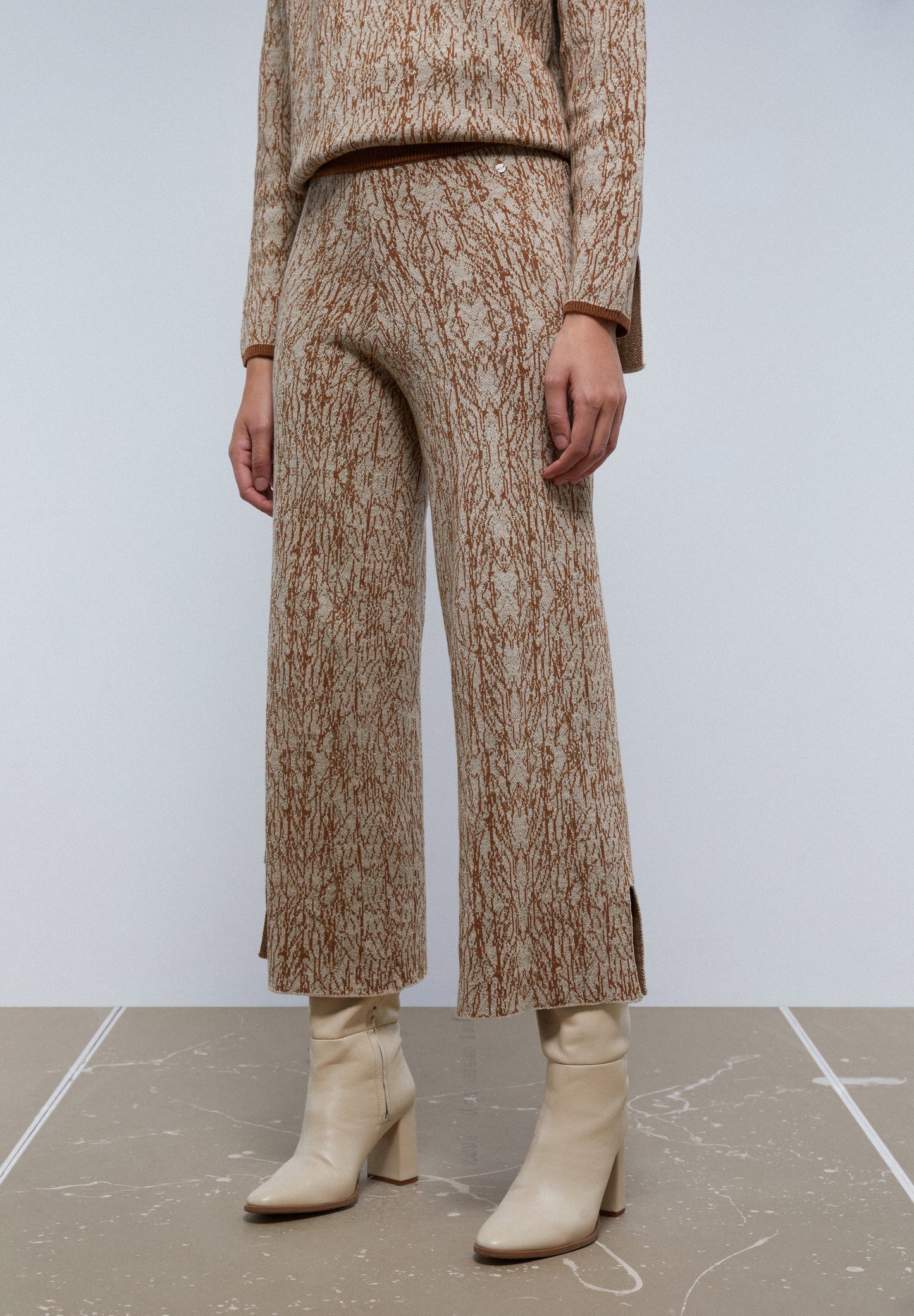 PANTALÓN PUNTO DETALLES ABERTURAS
