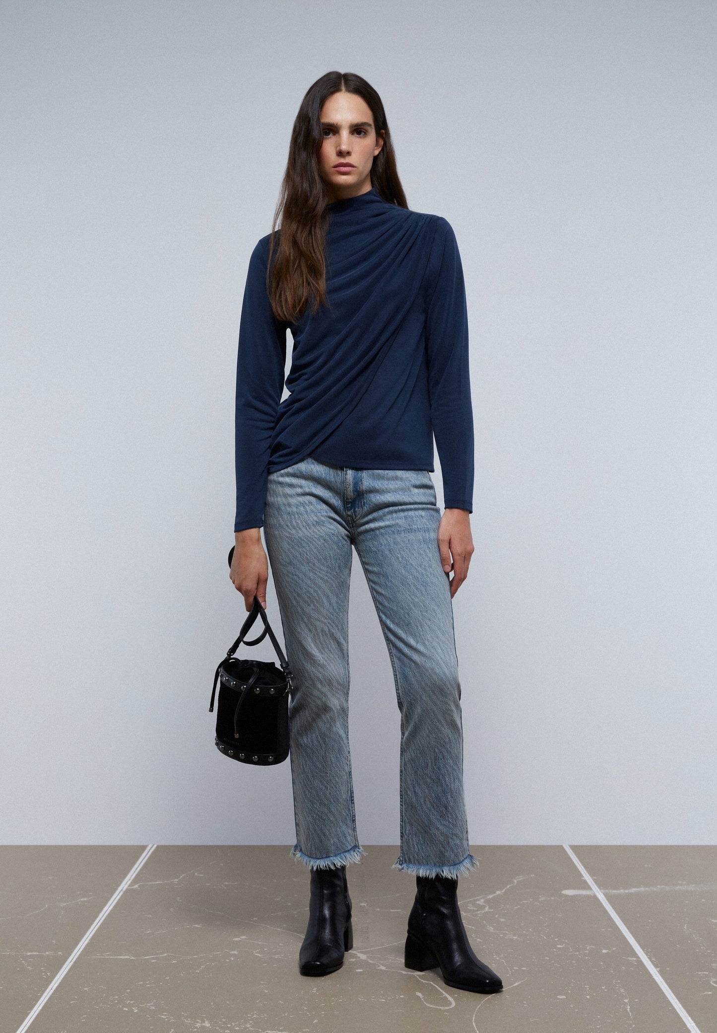 TOP DETALLE DRAPEADO HOMBRO