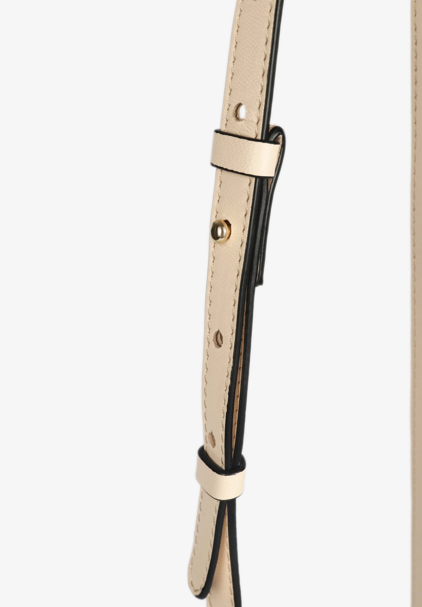 BOLSO PIEL DETALLE TACHUELAS