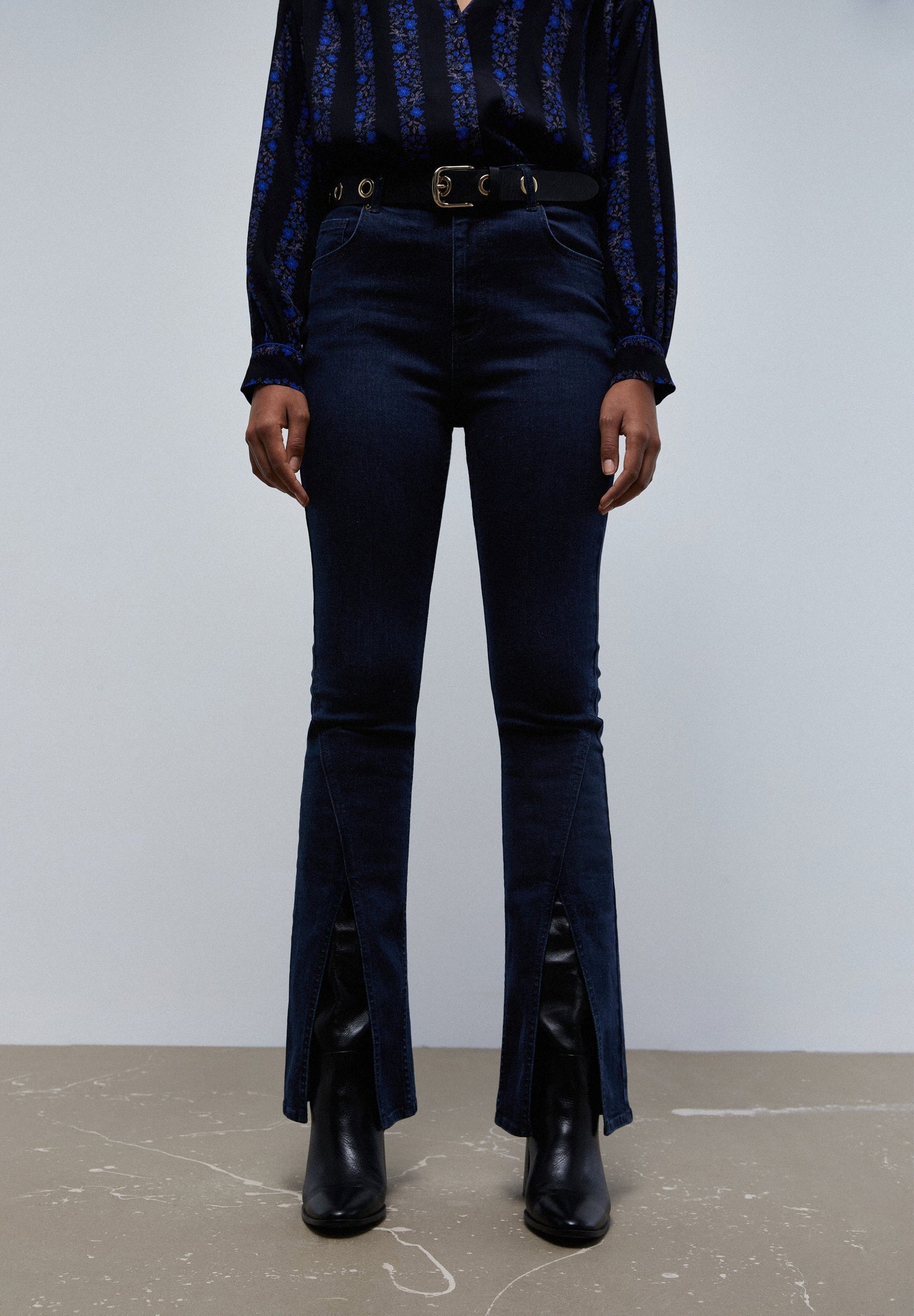 JEANS BOOTCUT ABERTURAS