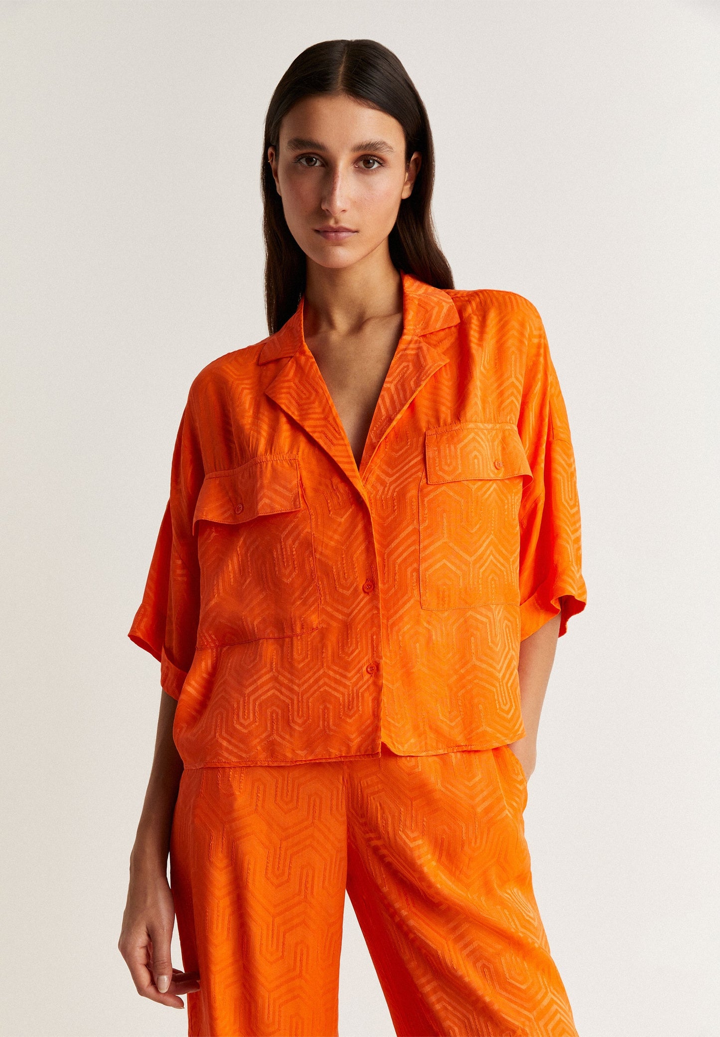 CAMISA PIJAMERA DETALLES GEOMÉTRICOS