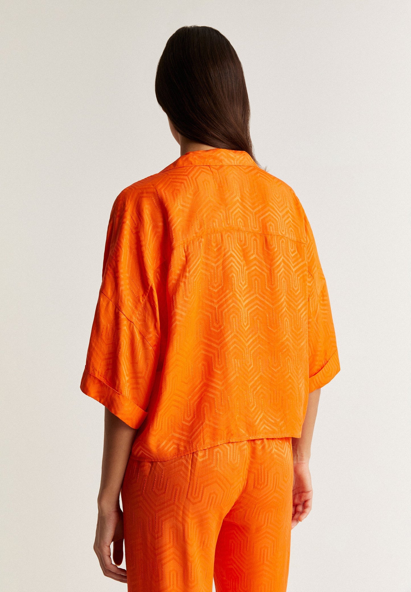 CAMISA PIJAMERA DETALLES GEOMÉTRICOS