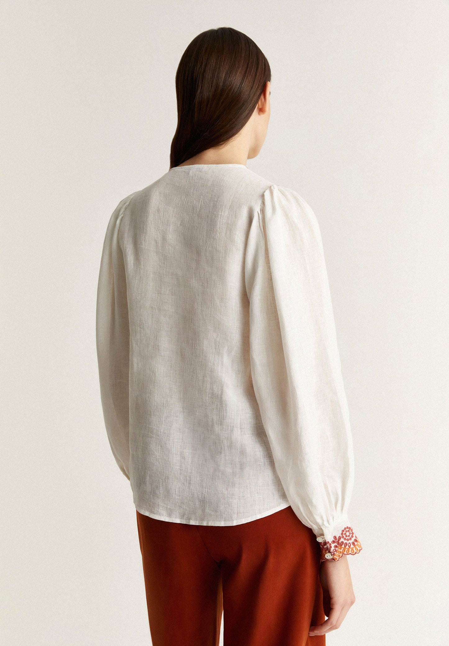 BLUSA BORDADO CONTRASTE