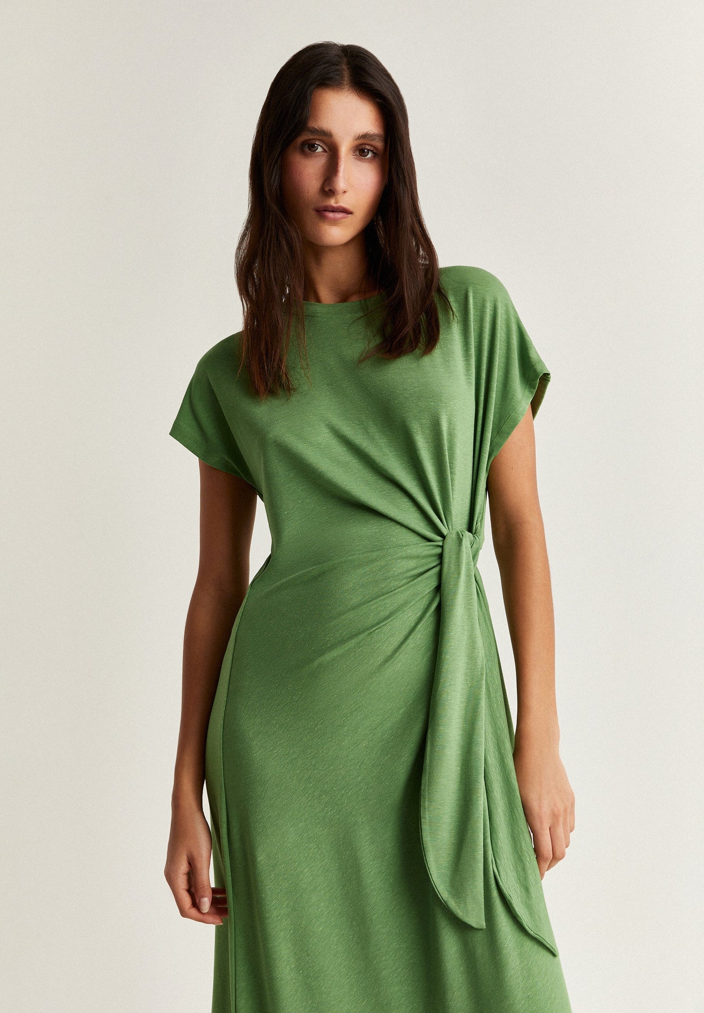 VESTIDO MIDI NUDO DELANTERO