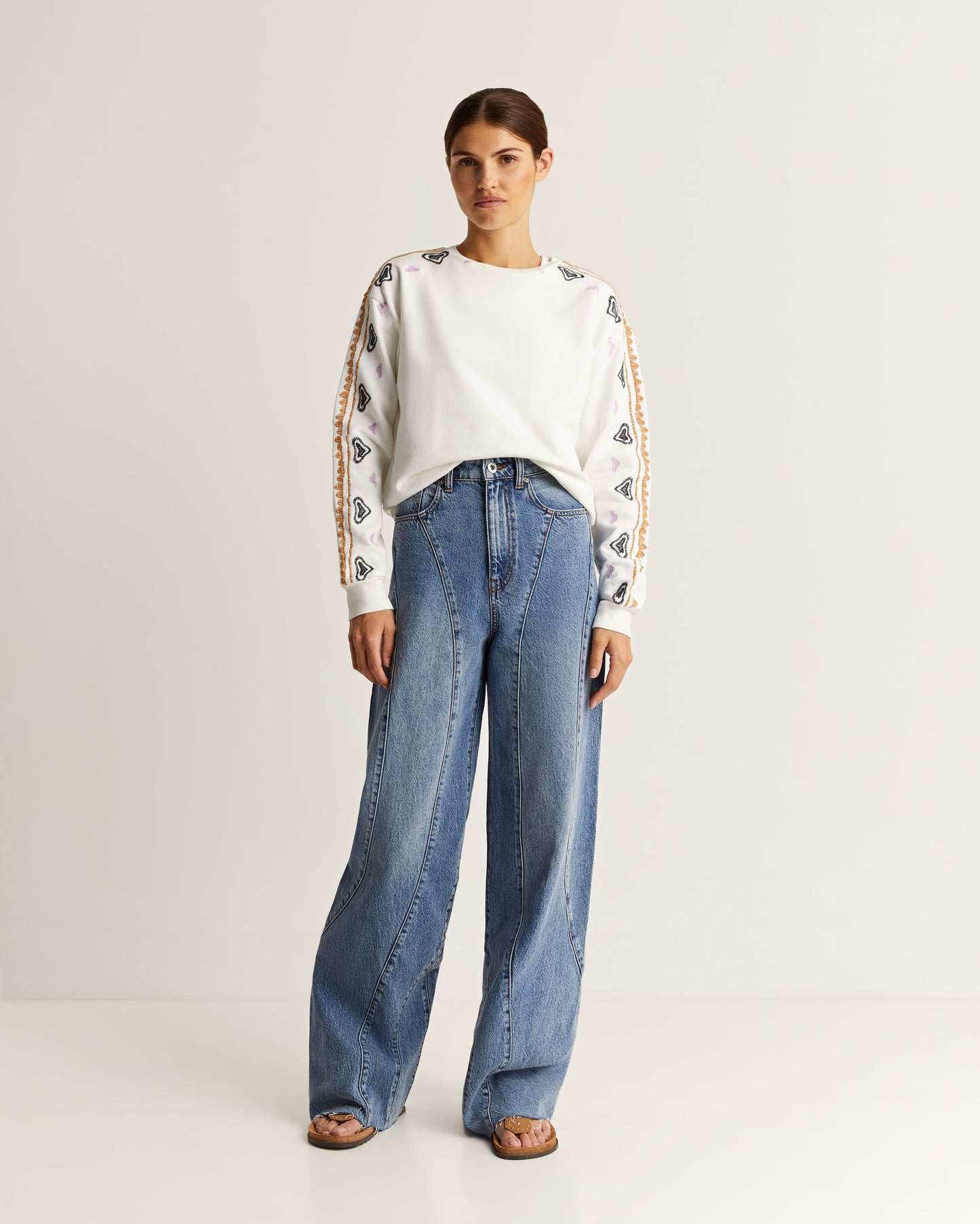 BRODIE ETNIC SWEATER