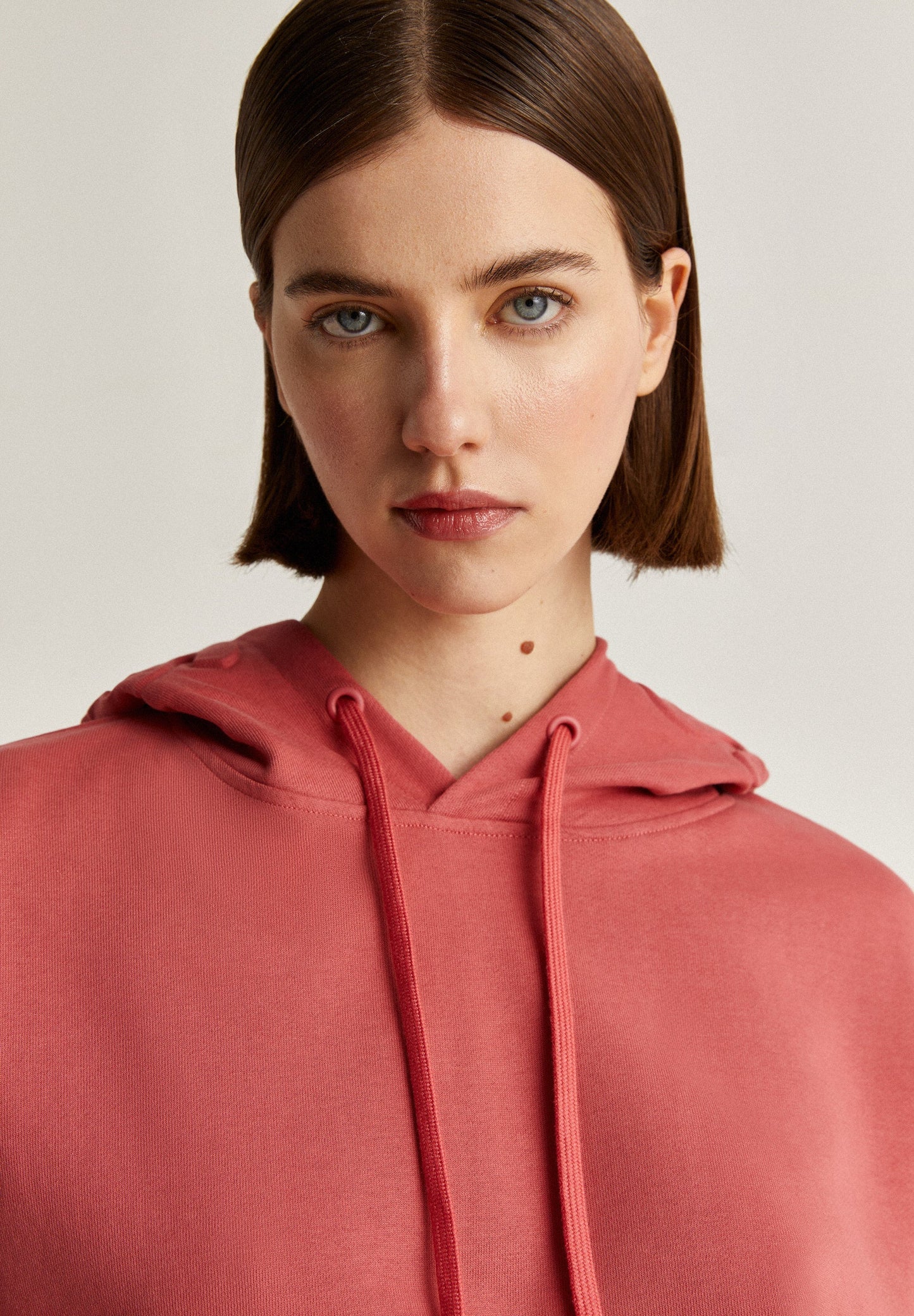 SUDADERA CAPUCHA LOGO RELIEVE