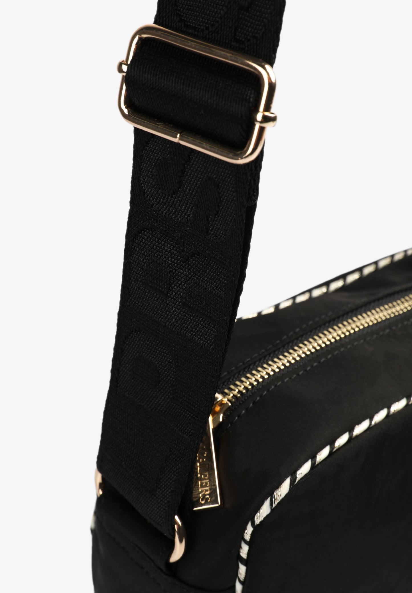 BOLSO BANDOLERA CON DETALLE CORDÓN