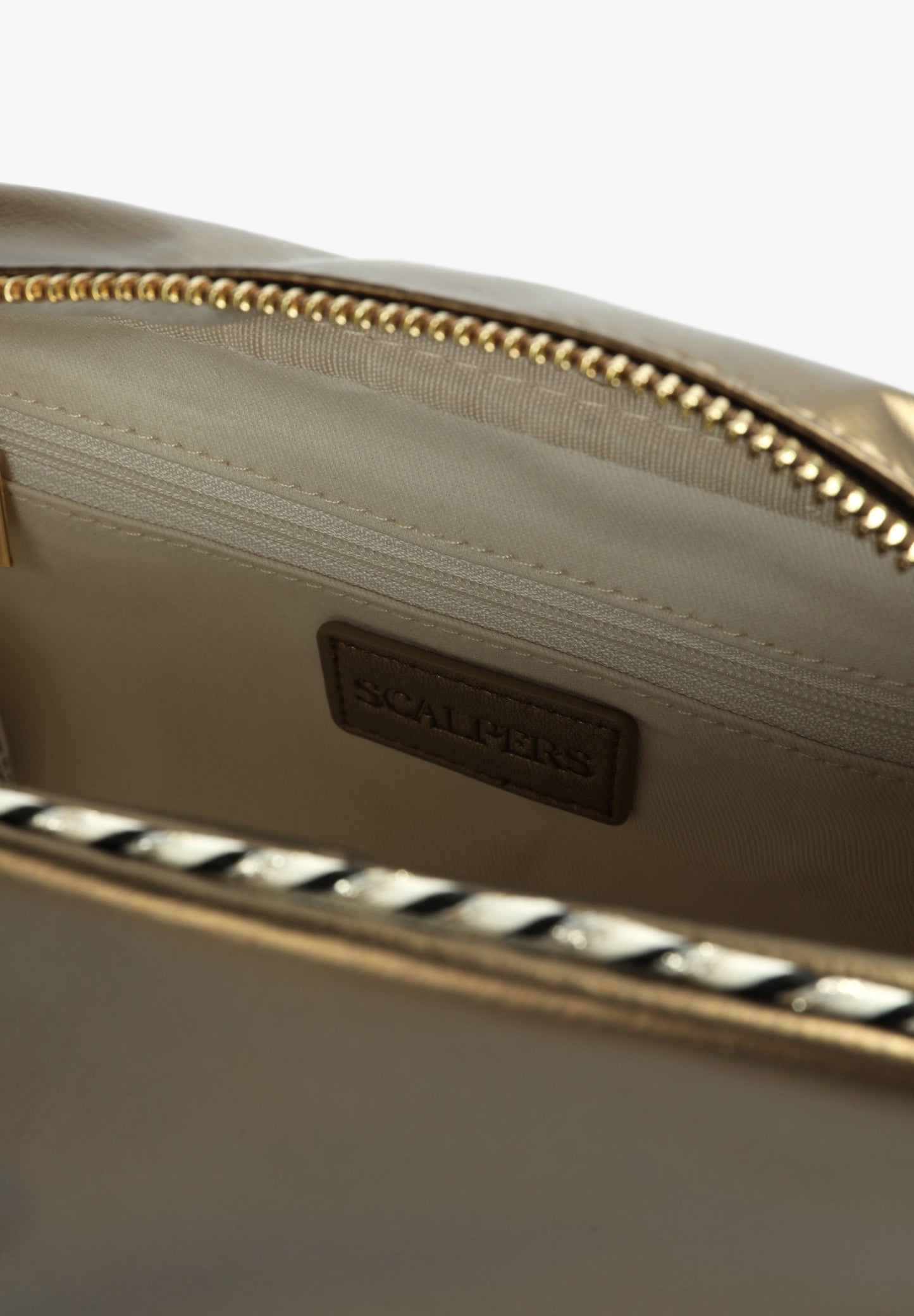 BOLSO BANDOLERA CON DETALLE CORDÓN