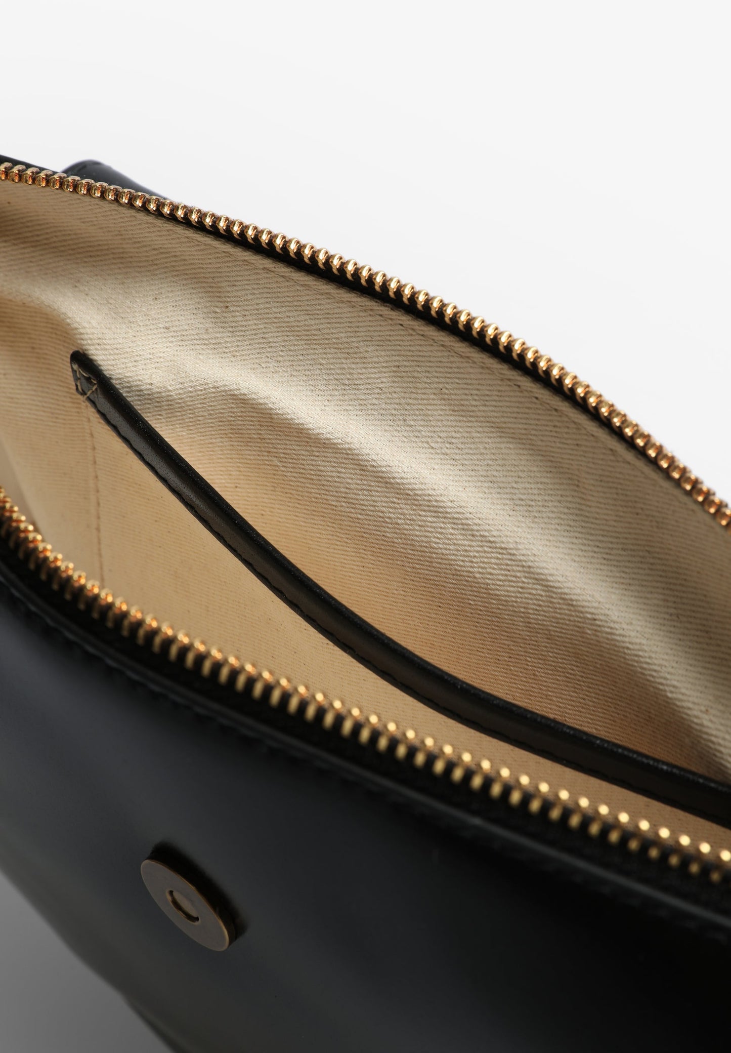 BOLSO PIEL MEDIA LUNA CRISTALES