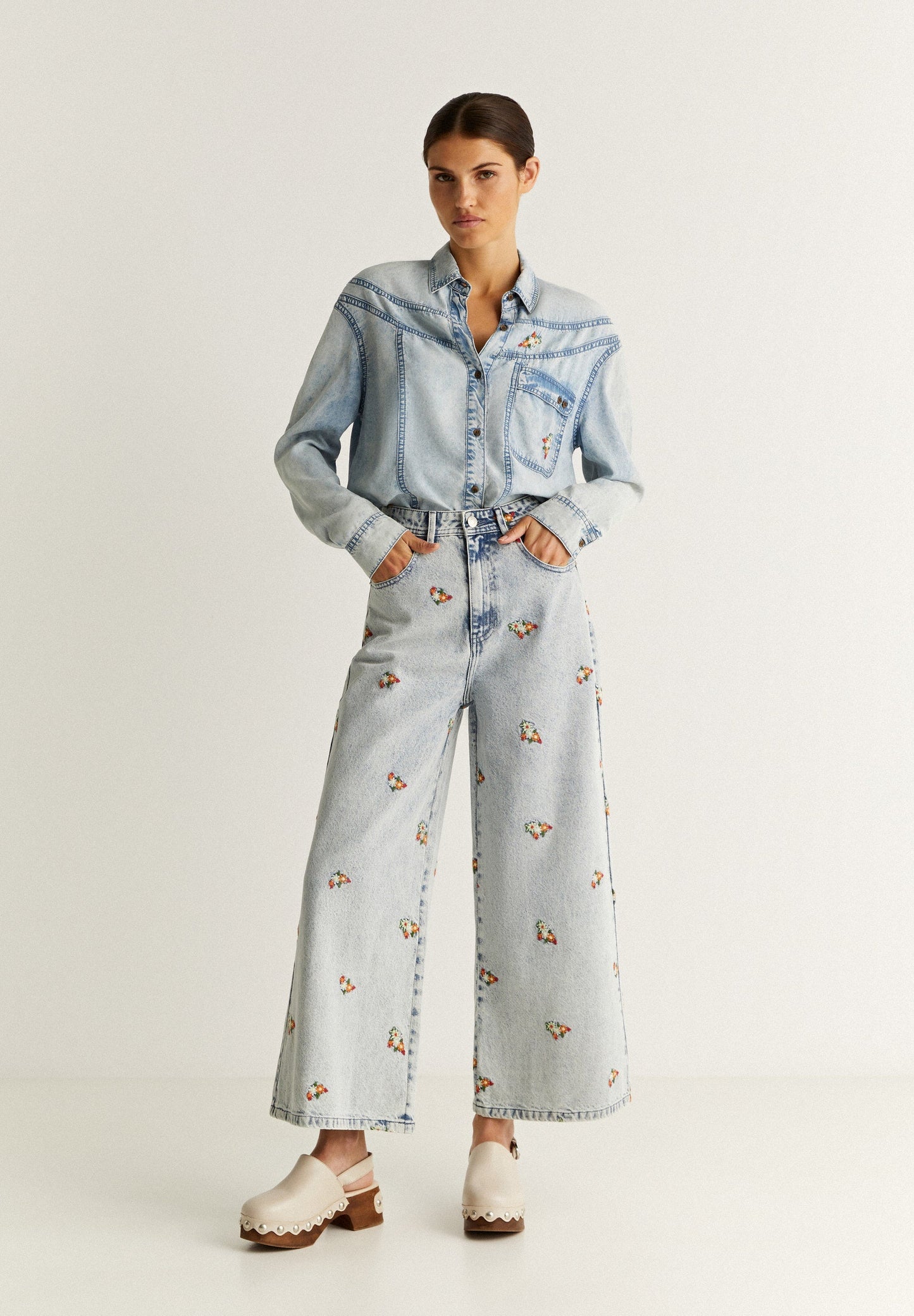 CAMISA DENIM DETALLES BORDADOS