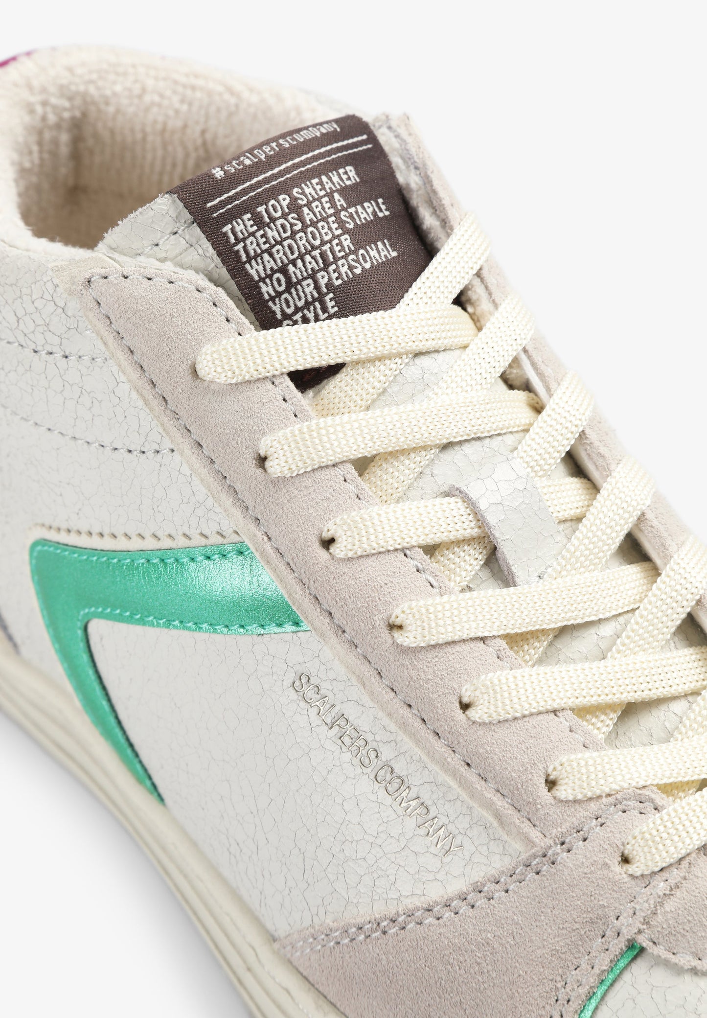 TENIS ALTAS DETALLES METALIZADOS