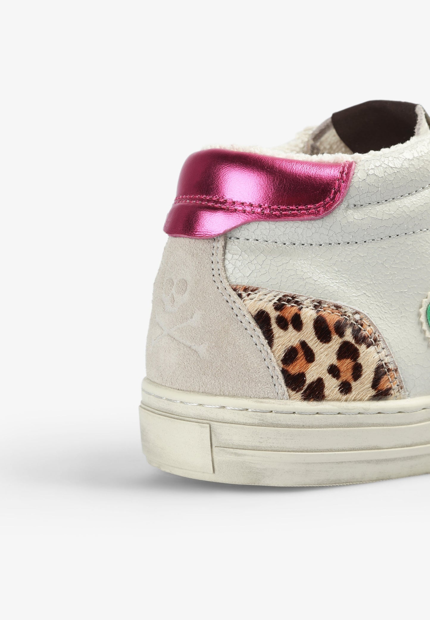 TENIS ALTAS DETALLES METALIZADOS