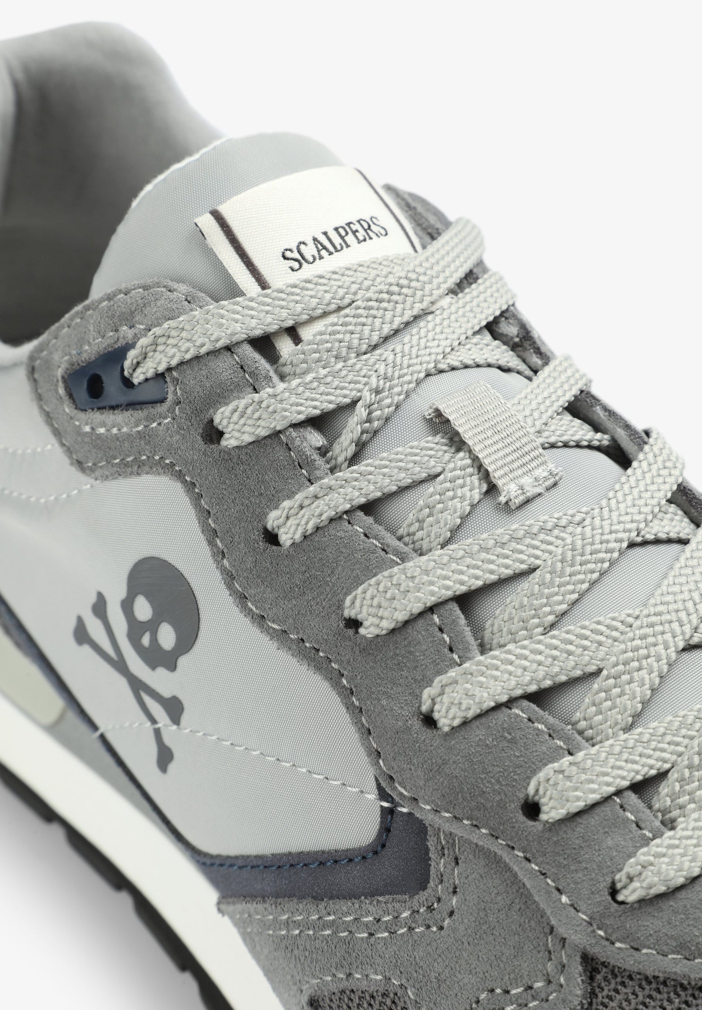 SNEAKERS RETRO CALAVERA