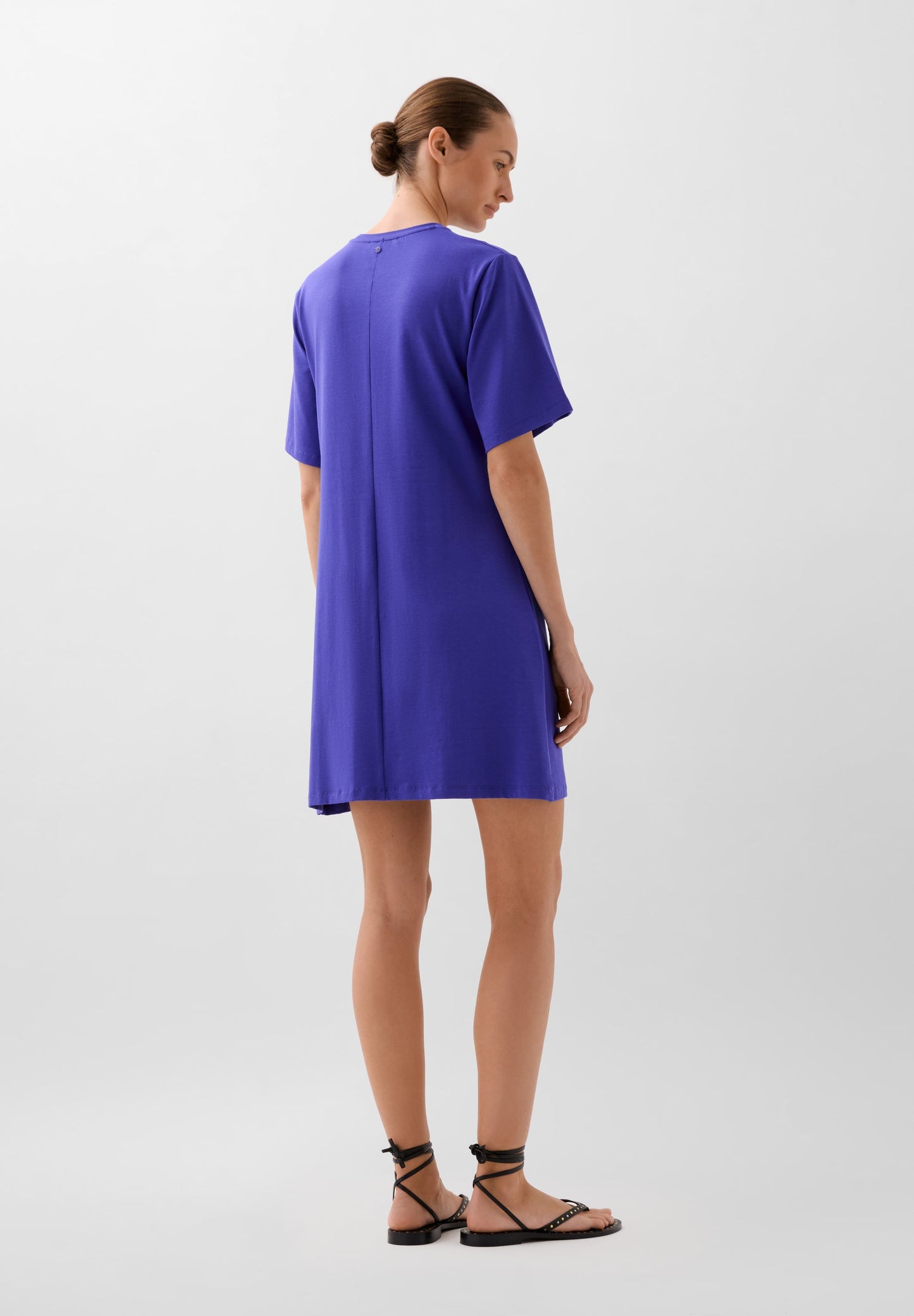 VESTIDO MINI DETALLE NUDO