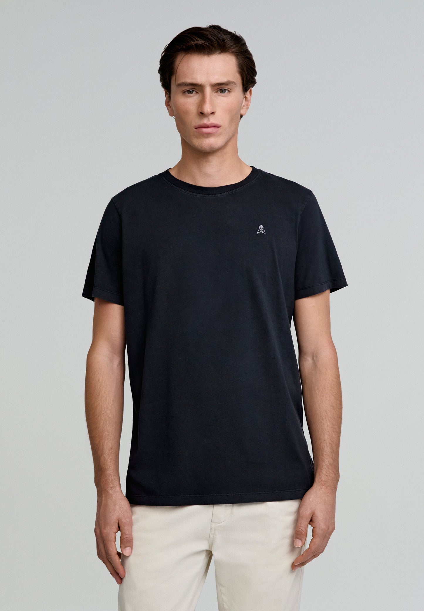 CAMISETA LAVADA CALAVERA BORDADA