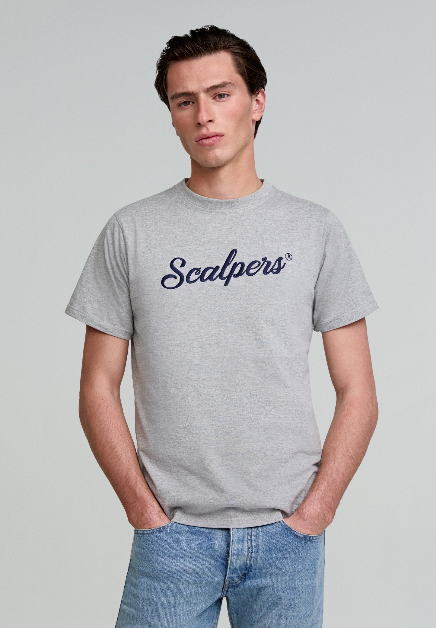 CAMISETA LOGO BORDADO