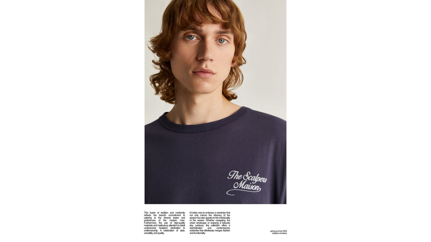 CAMISETA DETALLE CUELLO COSTURAS