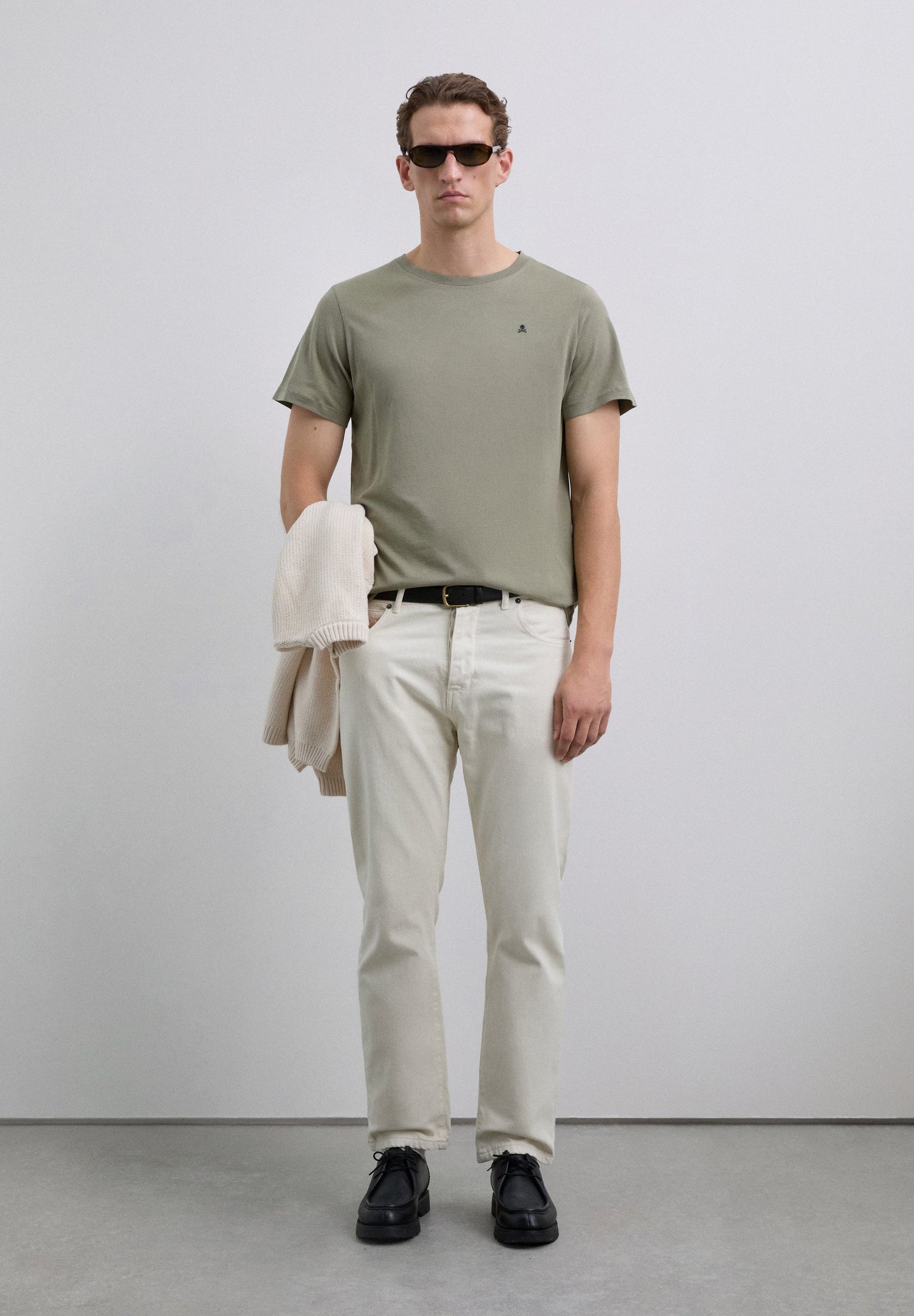 CAMISETA CALAVERA BORDADA